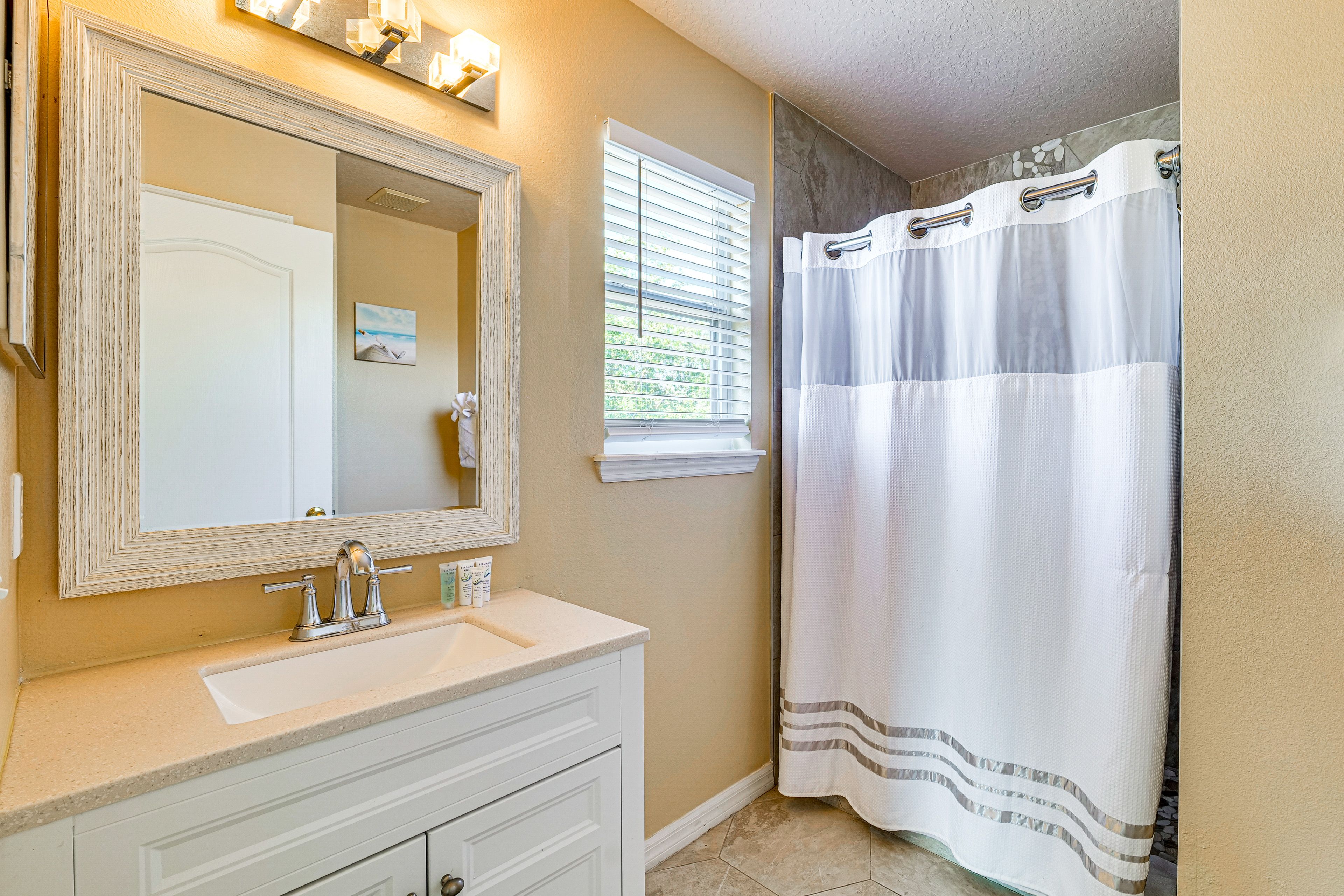 En-Suite Bathroom | 2nd Floor