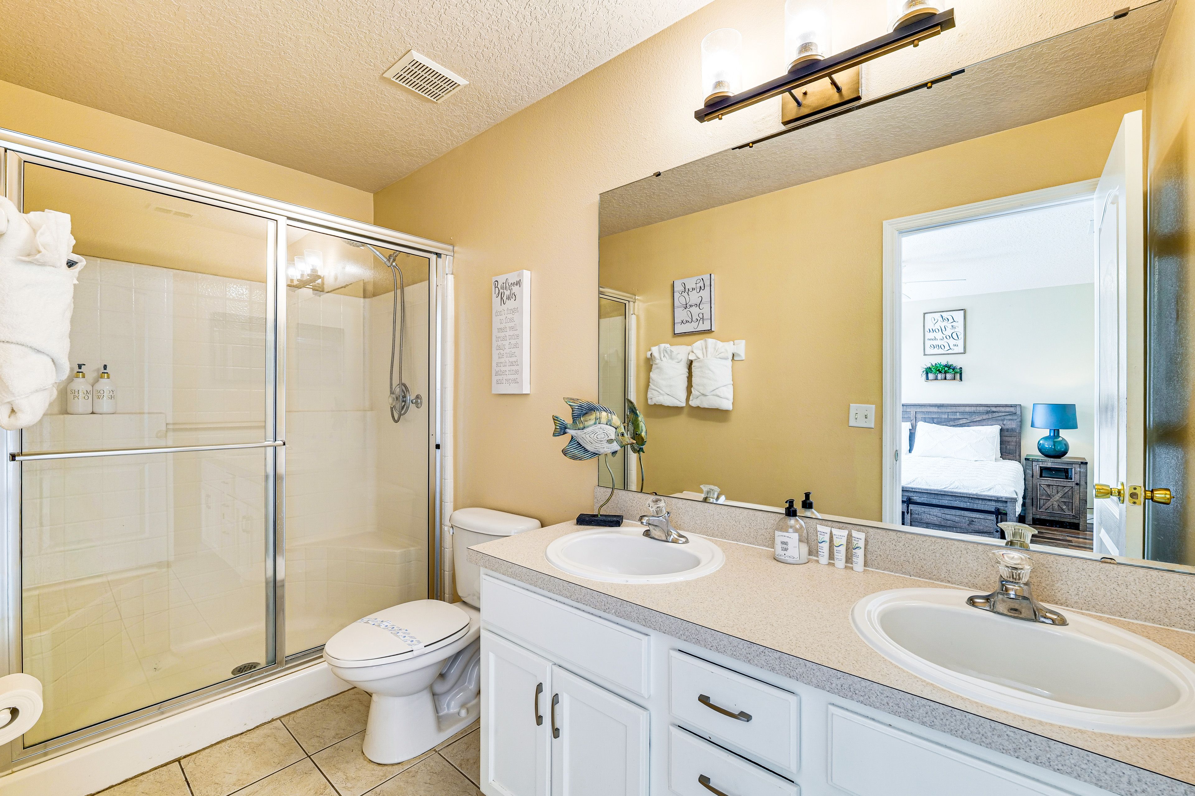En-Suite Bathroom | Towels Provided | 2nd Floor