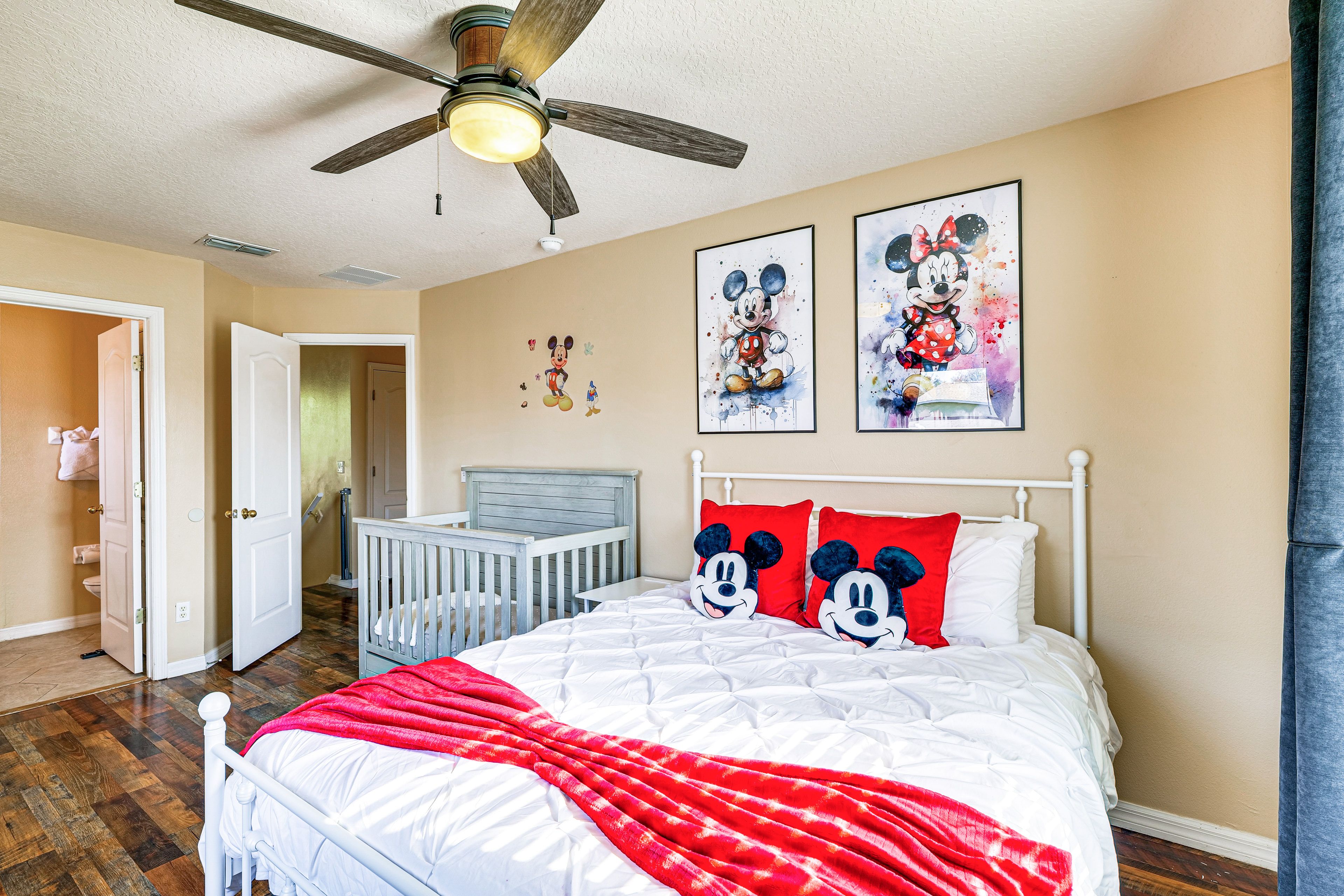 Bedroom 2 | Queen Bed | Crib | 2nd Floor