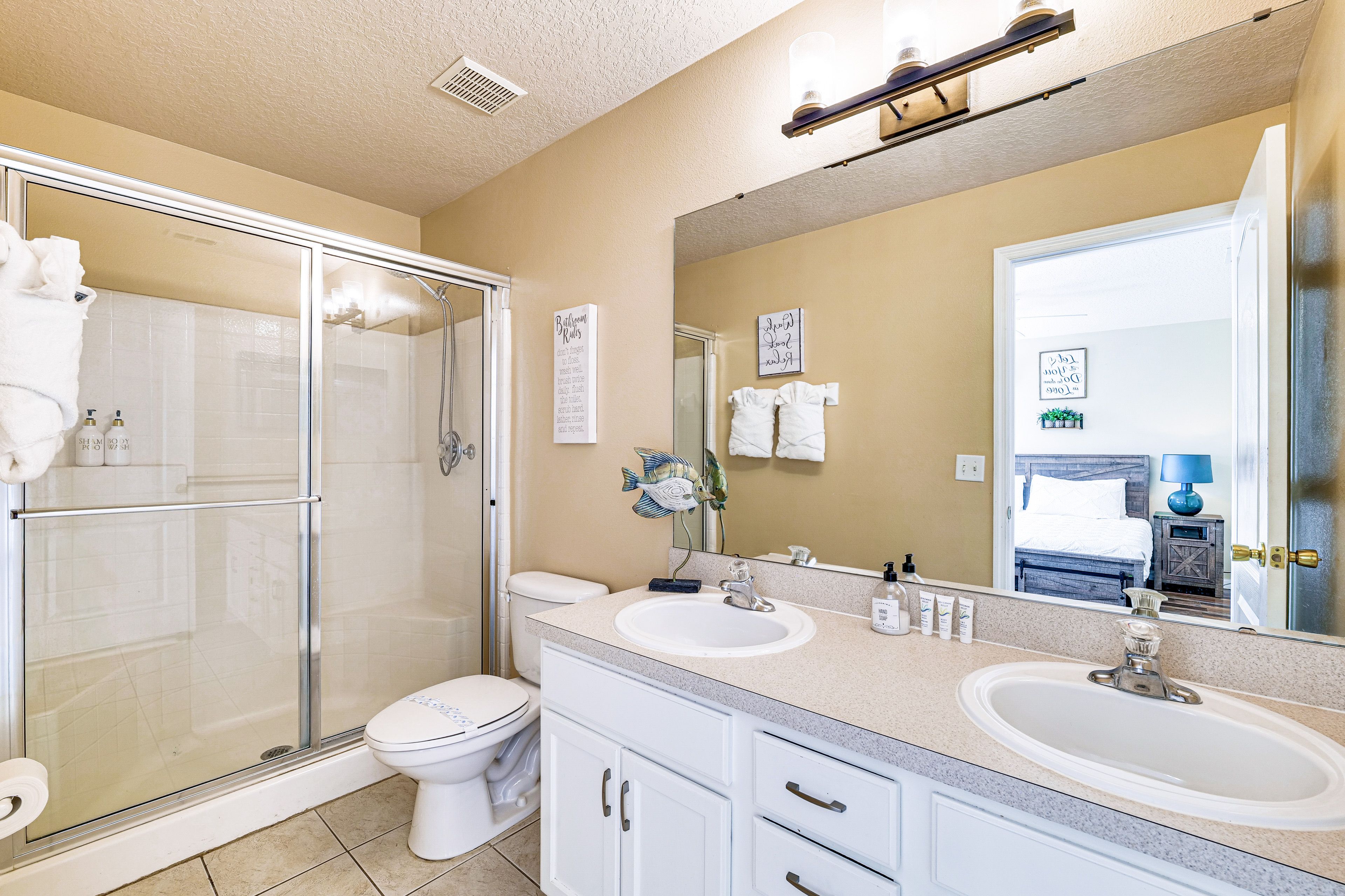 En-Suite Bathroom | Towels Provided | 2nd Floor