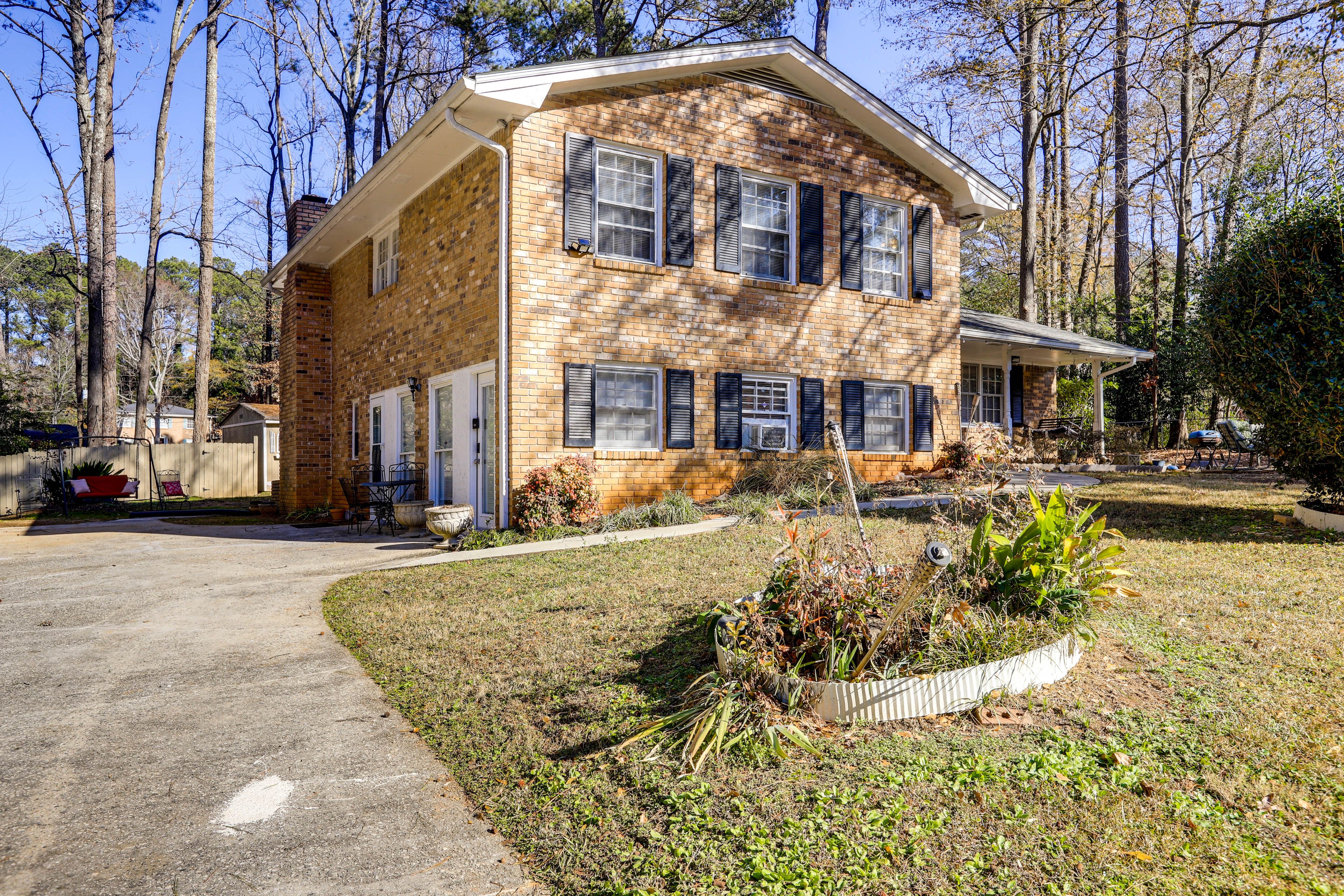 Parking | Shared Driveway (3 Vehicles)