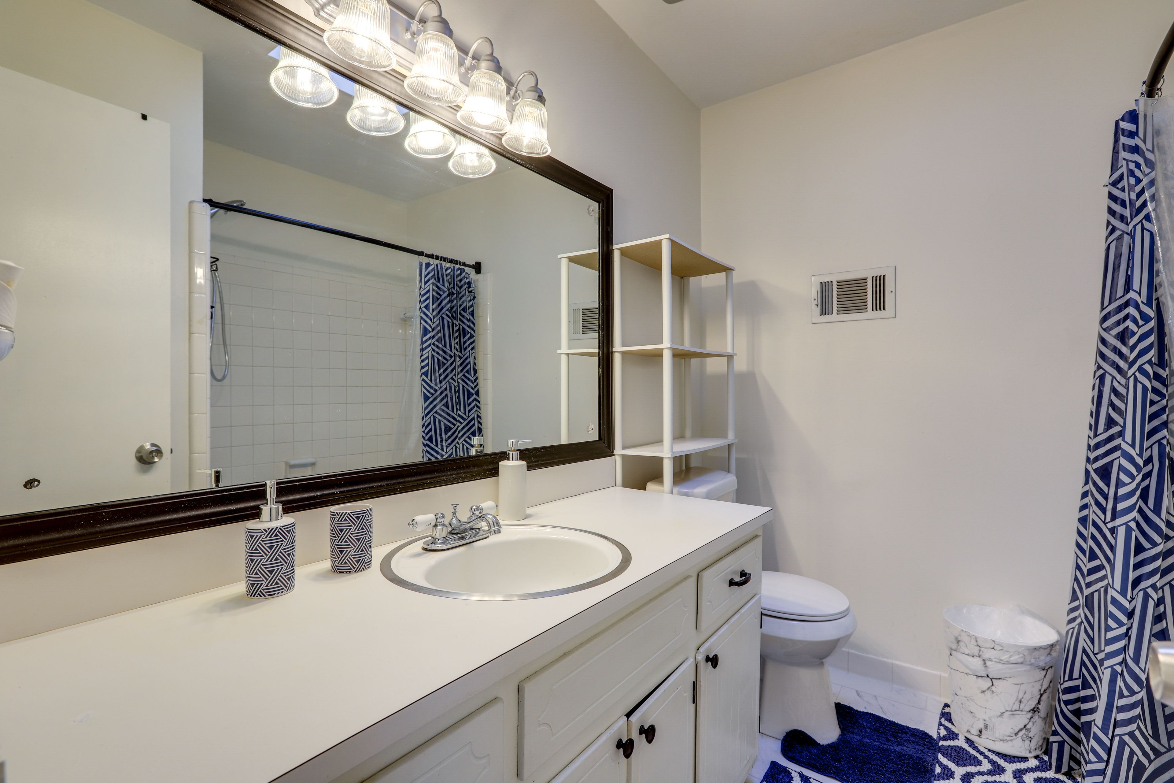 Bathroom | Complimentary Toiletries | Hair Dryer