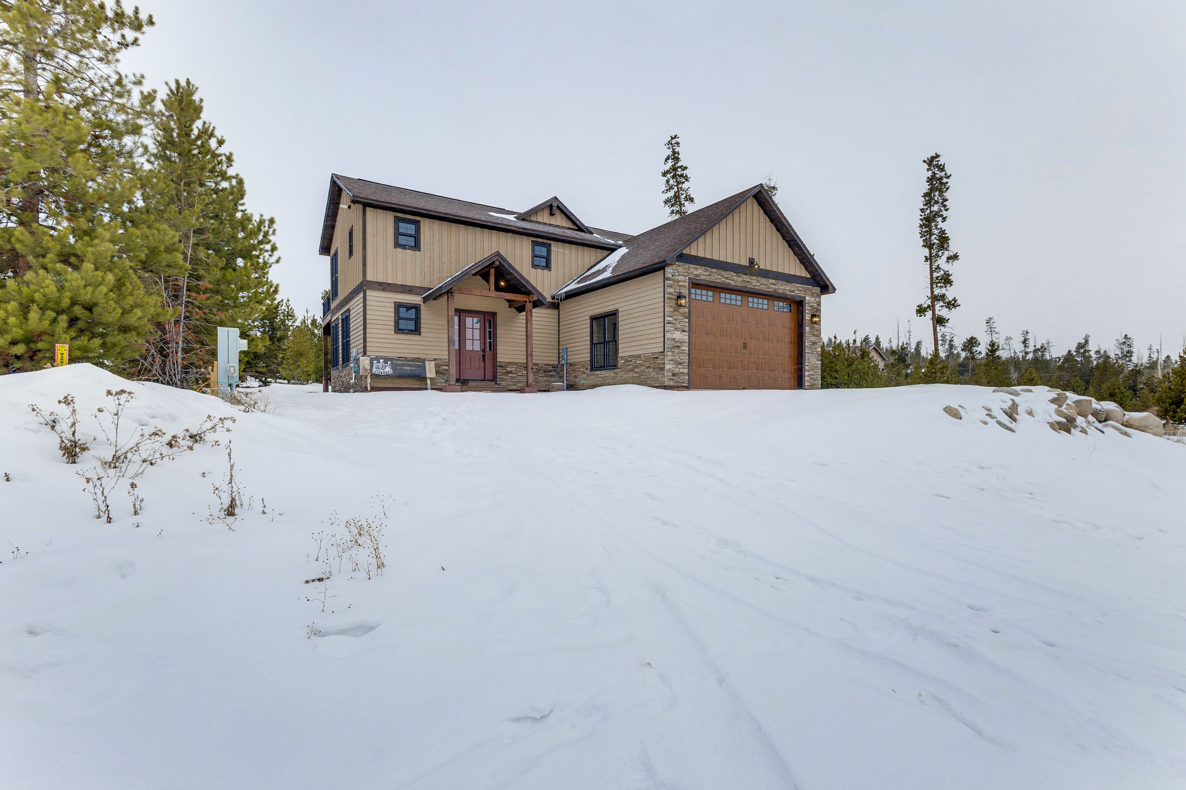 Parking | Garage (2 Vehciles) | Driveway (3 Vehicles)