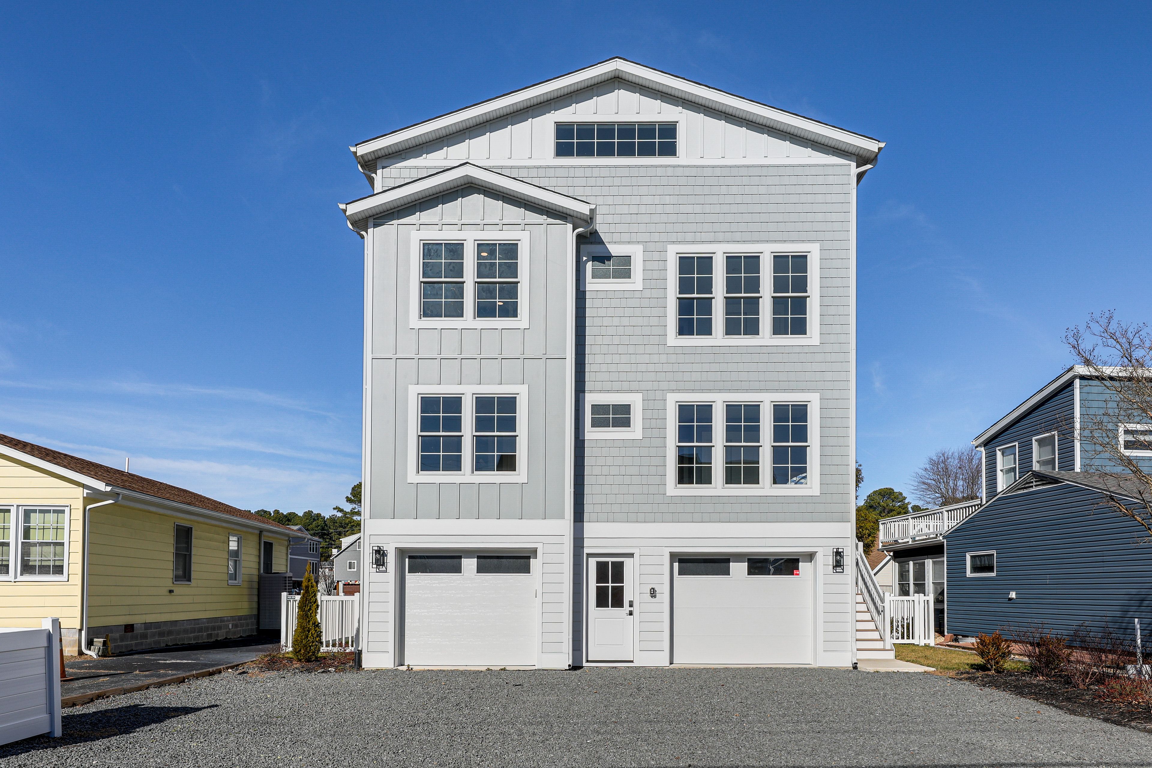 Parking | Garage (2 Vehicles) | Driveway (4 Vehicles)