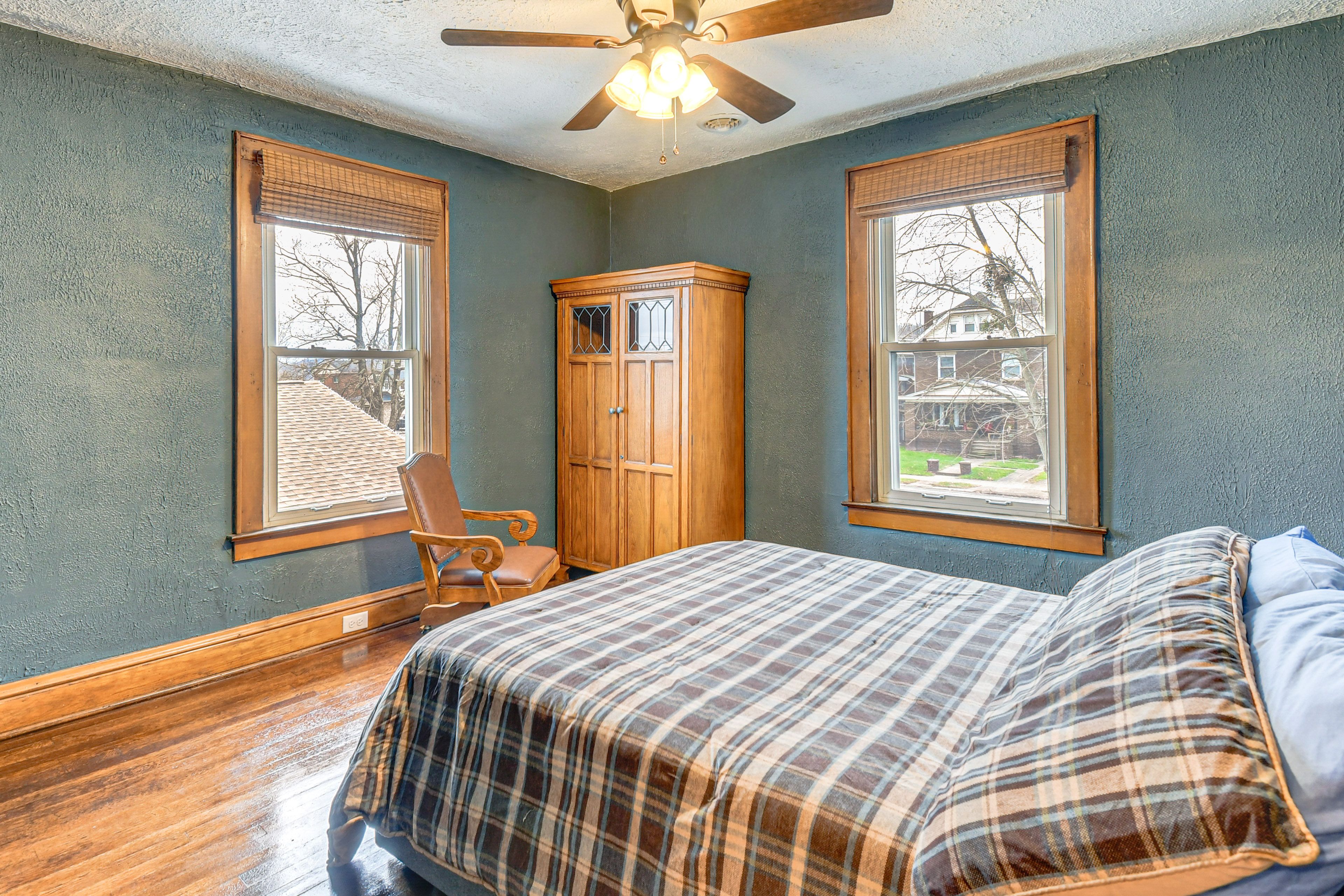 Bedroom 2 | 2nd Floor | Queen Bed