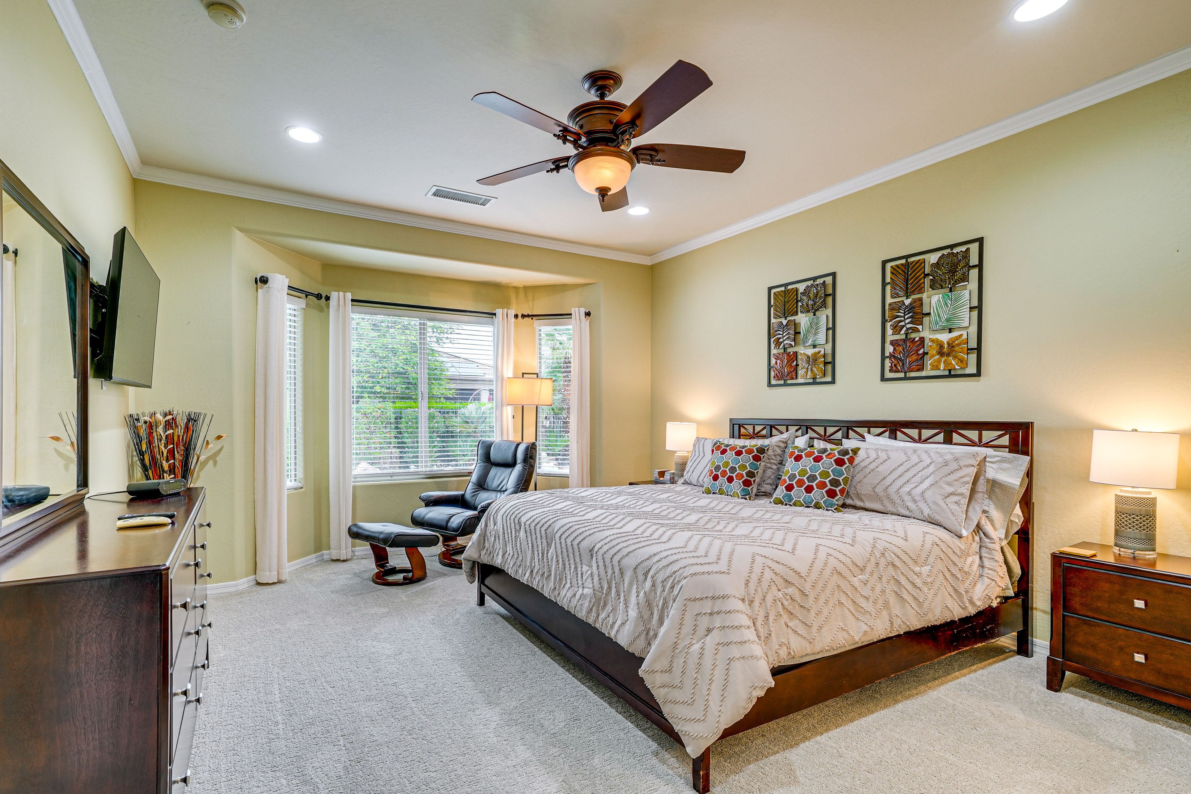 Bedroom 1 | King Bed