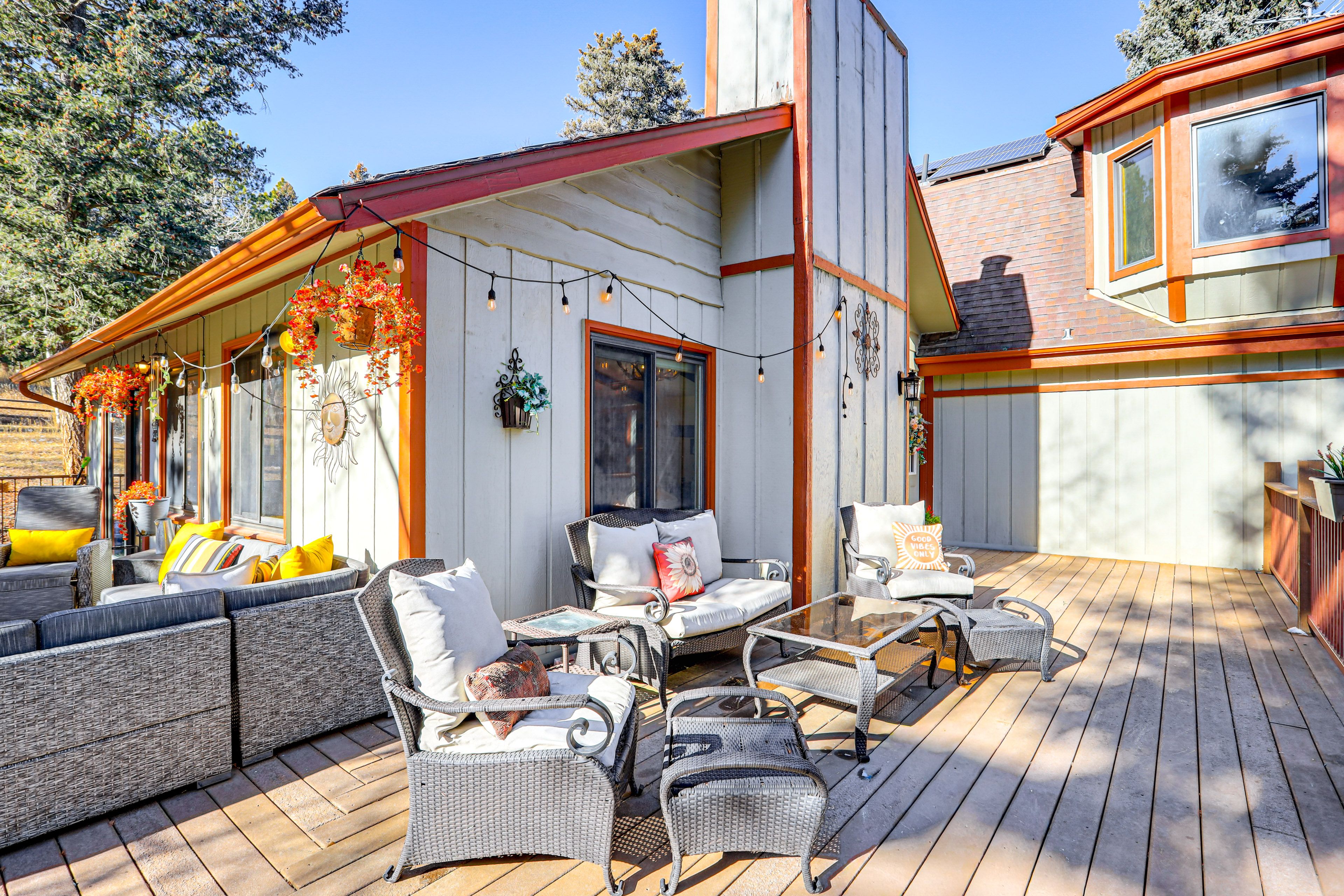 Private Deck | Outdoor Seating & Dining