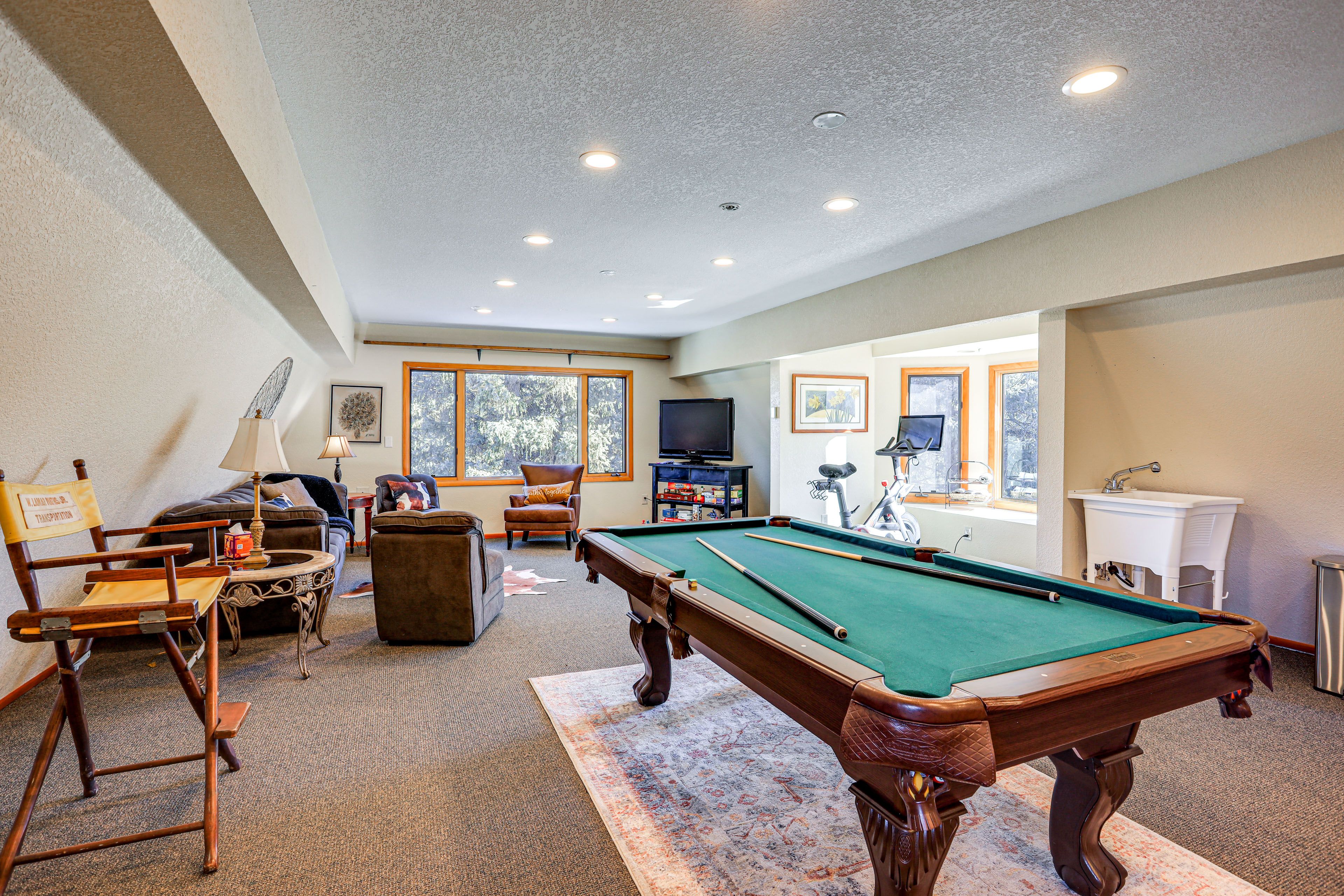 Game Room | Queen Bed | Pool Table | 2nd Floor