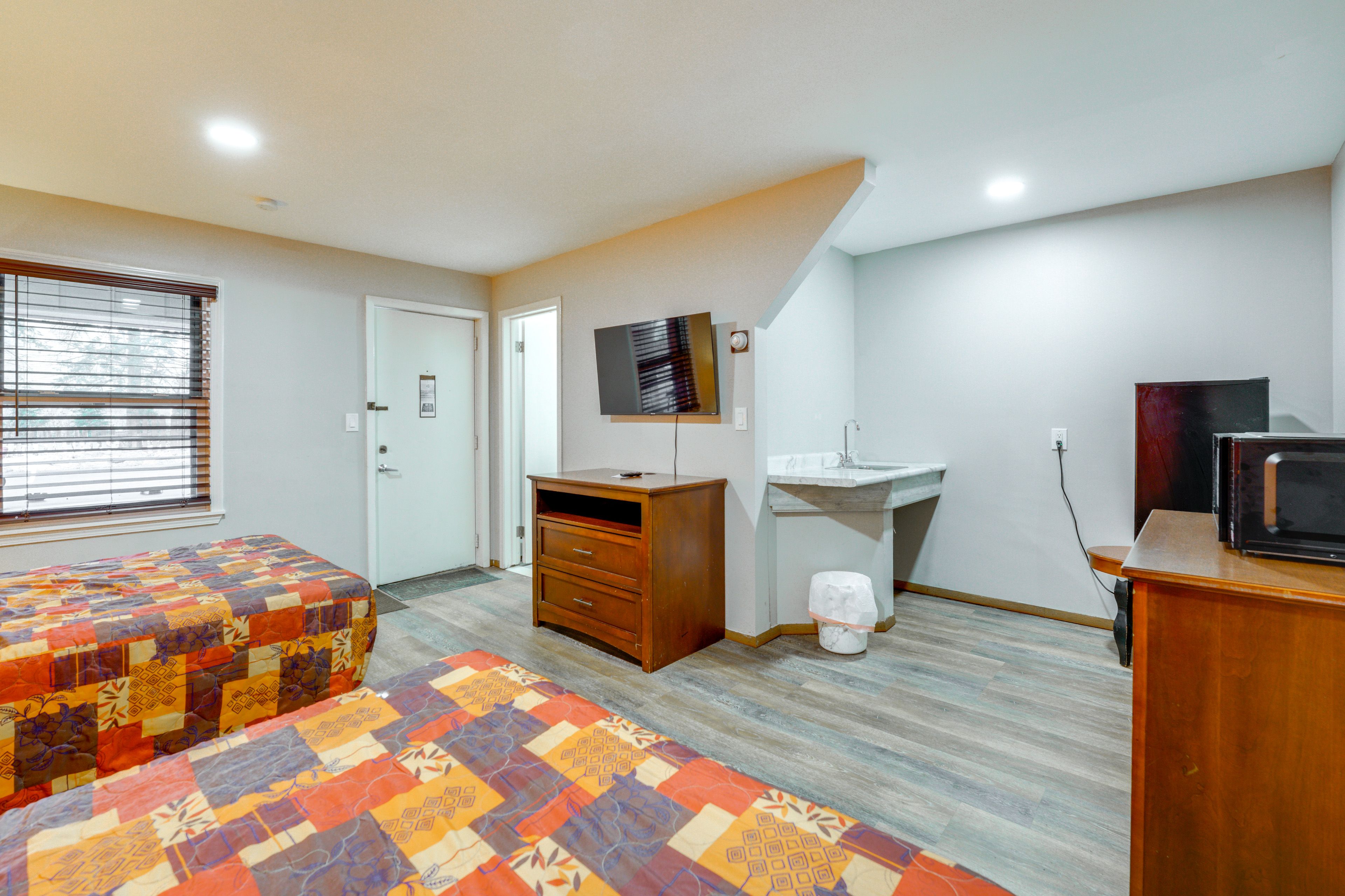 Village of Clarkston Vacation Rental | Studio | 1BA | Step-Free Entry