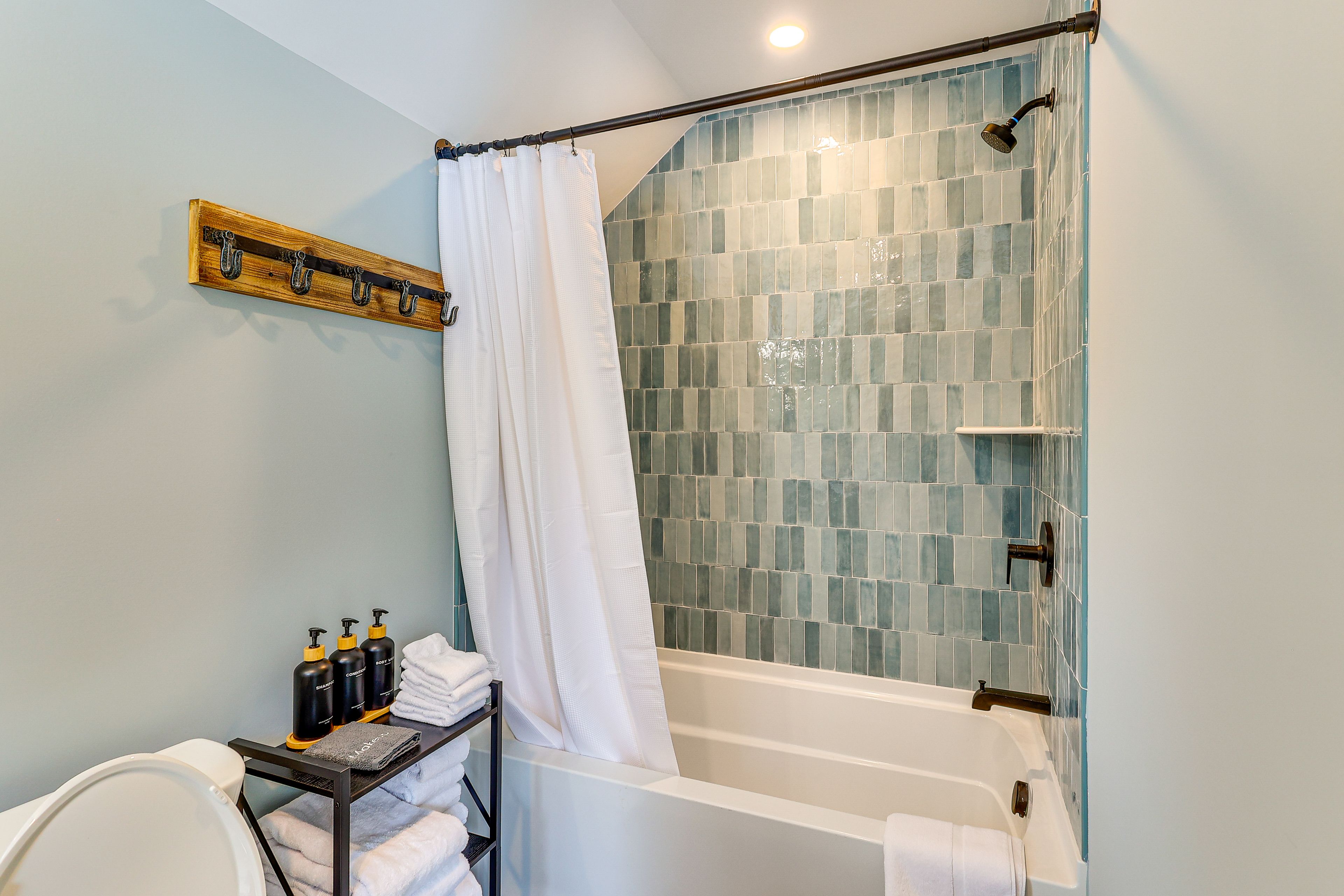 En-Suite Bathroom | 2nd Floor