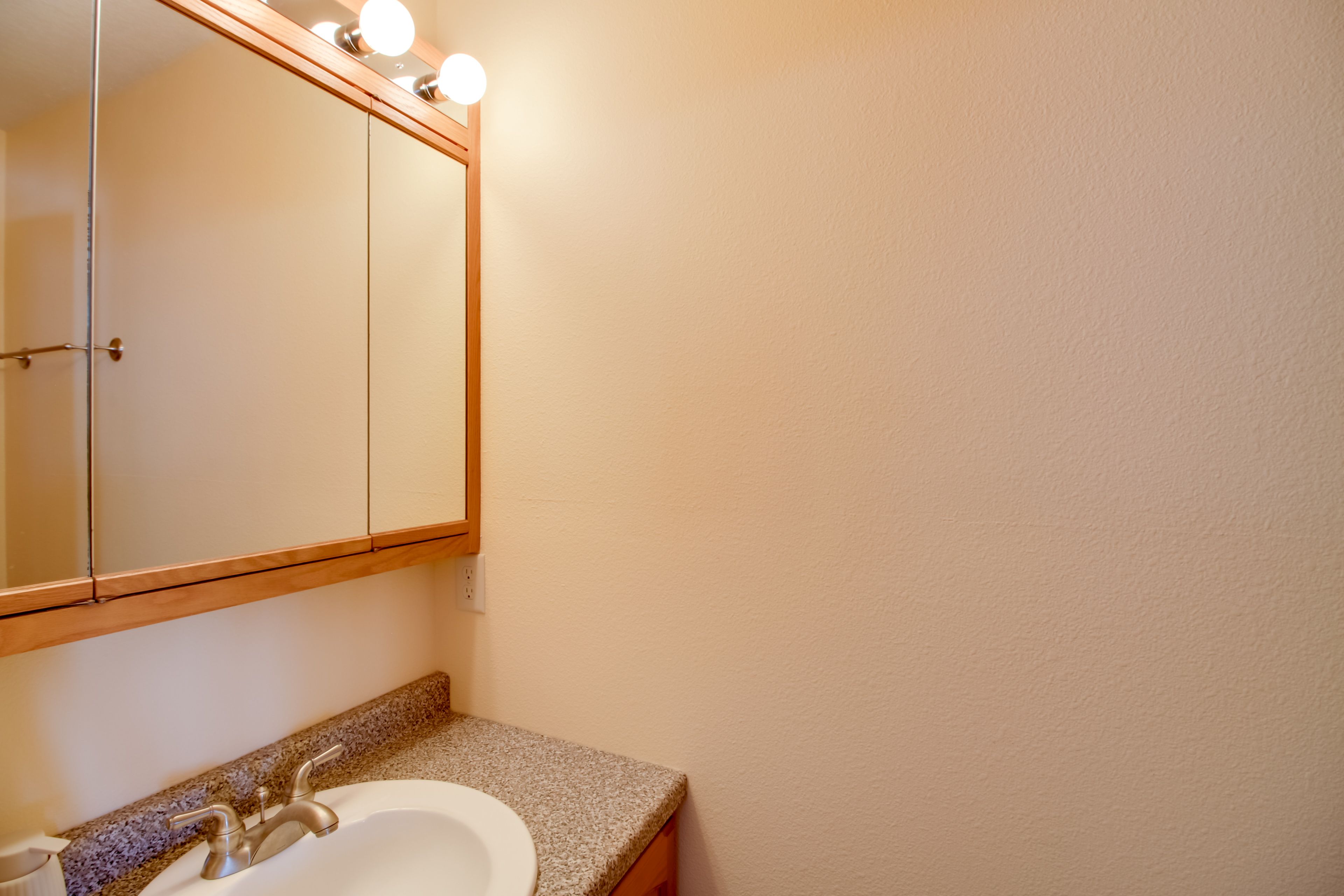 Half Bath | 1st Floor