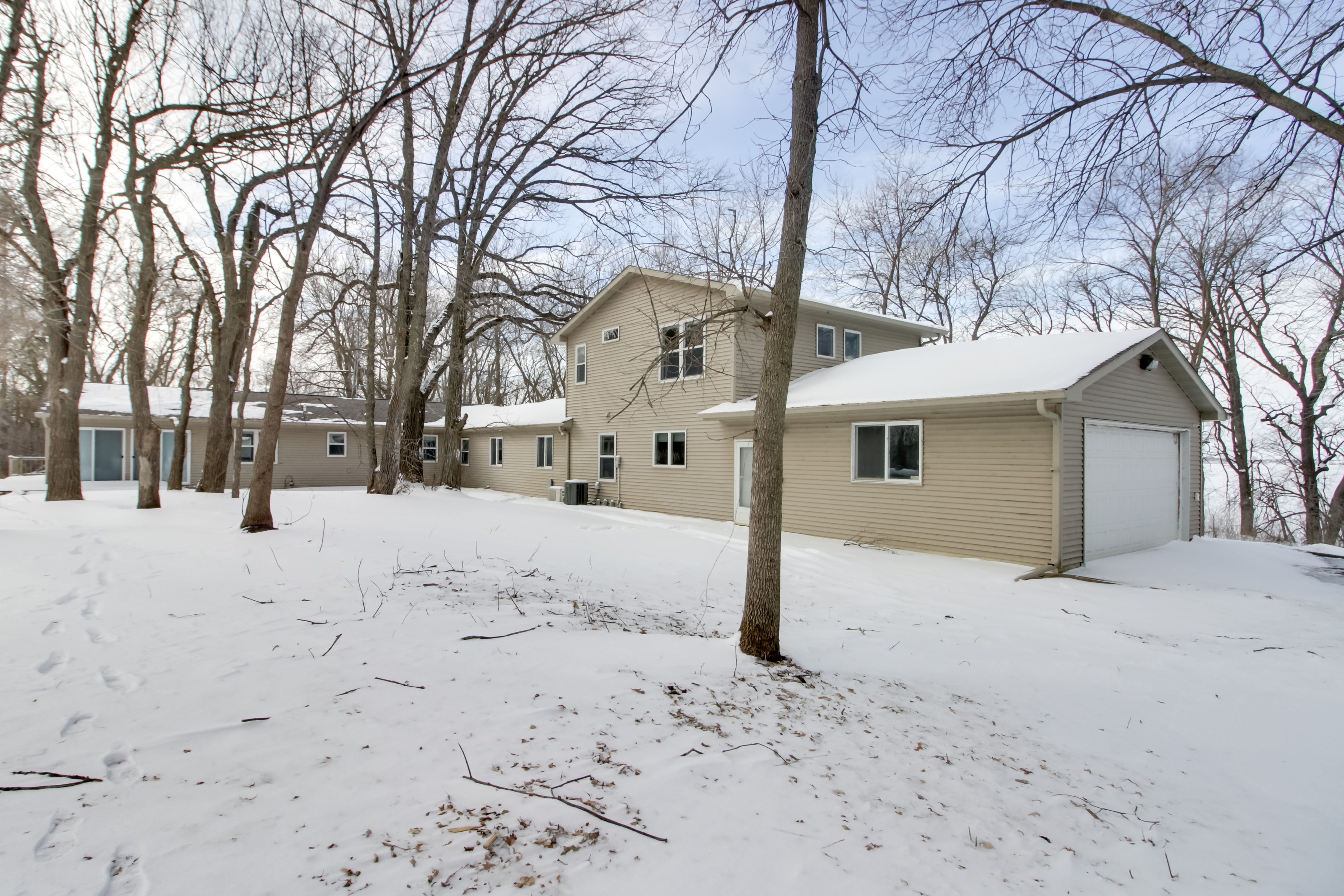 Driveway Parking | 5 Vehicles