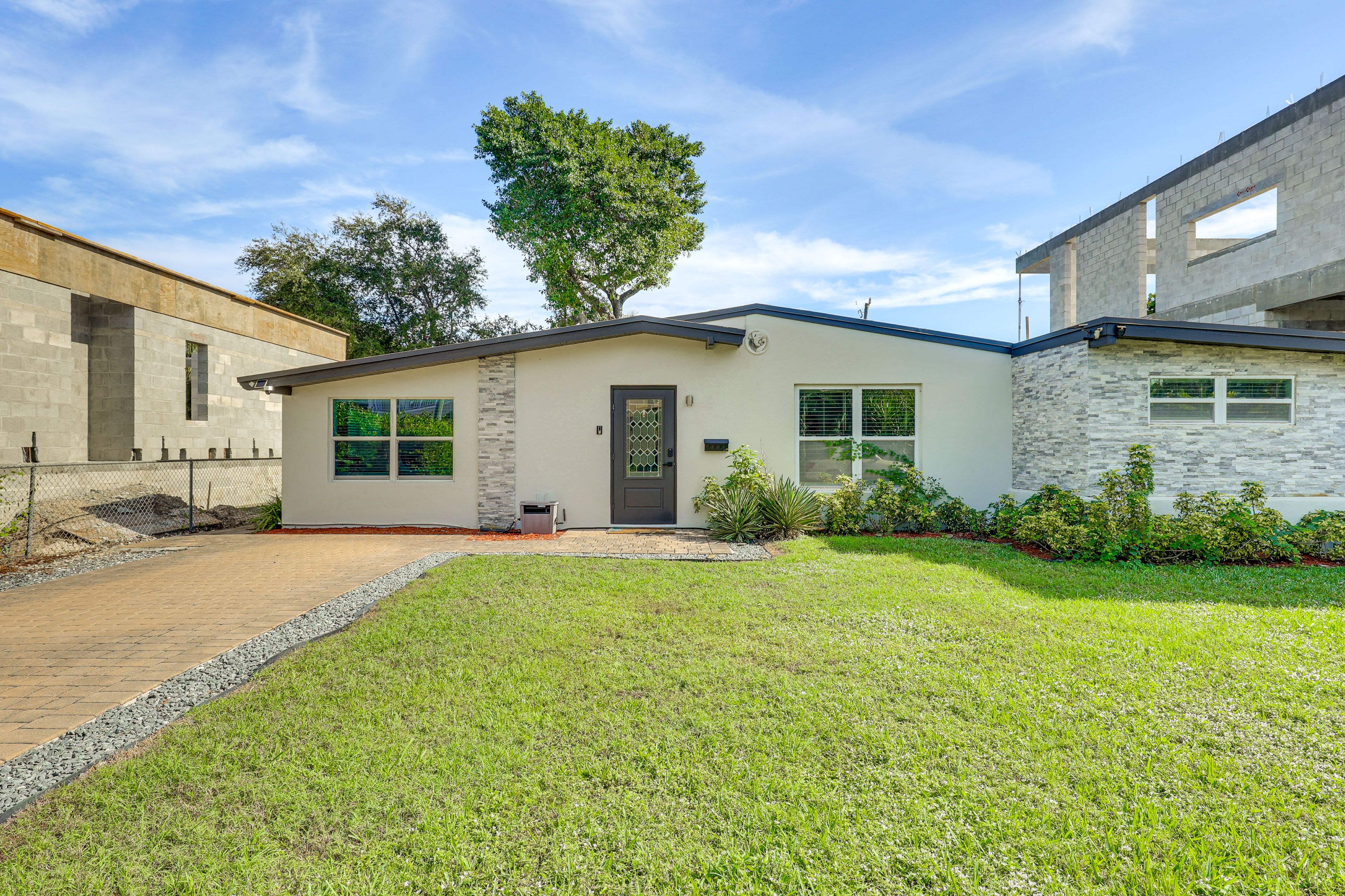 Home Exterior | Parking | Driveway (3 Vehicles)