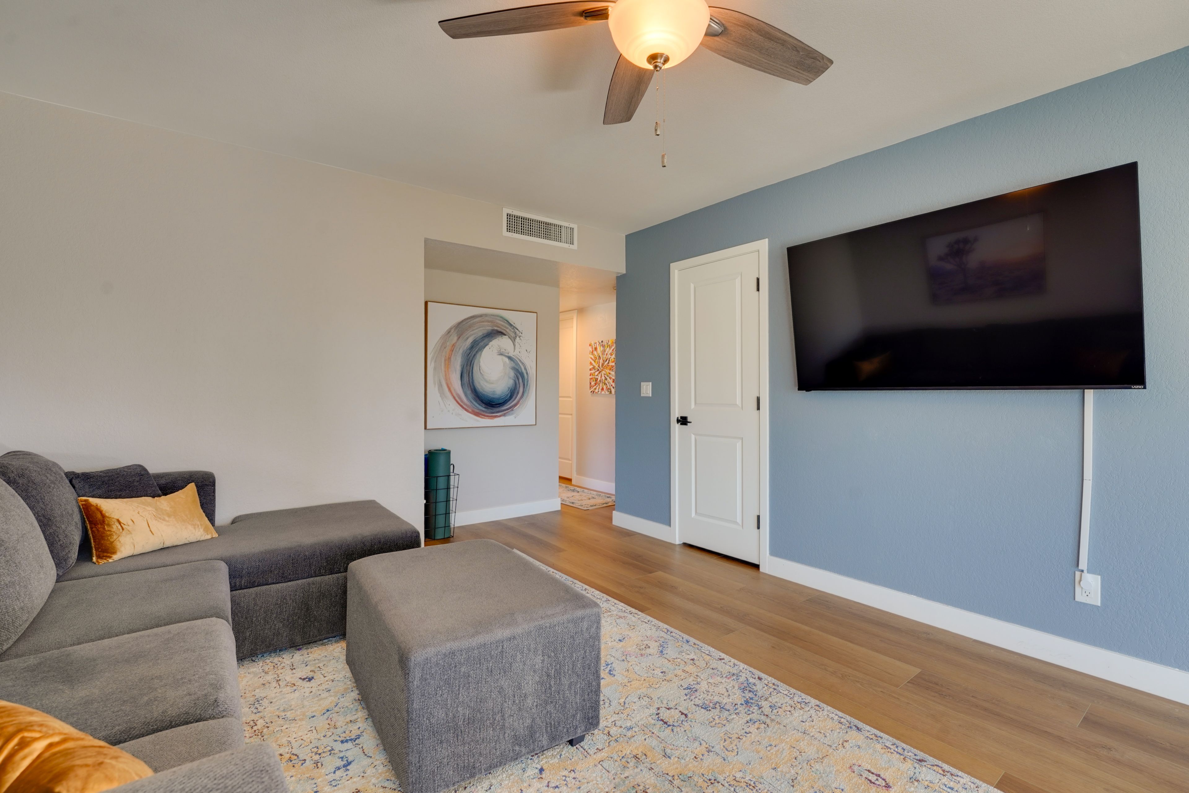 Living Room | Smart TV | Central A/C