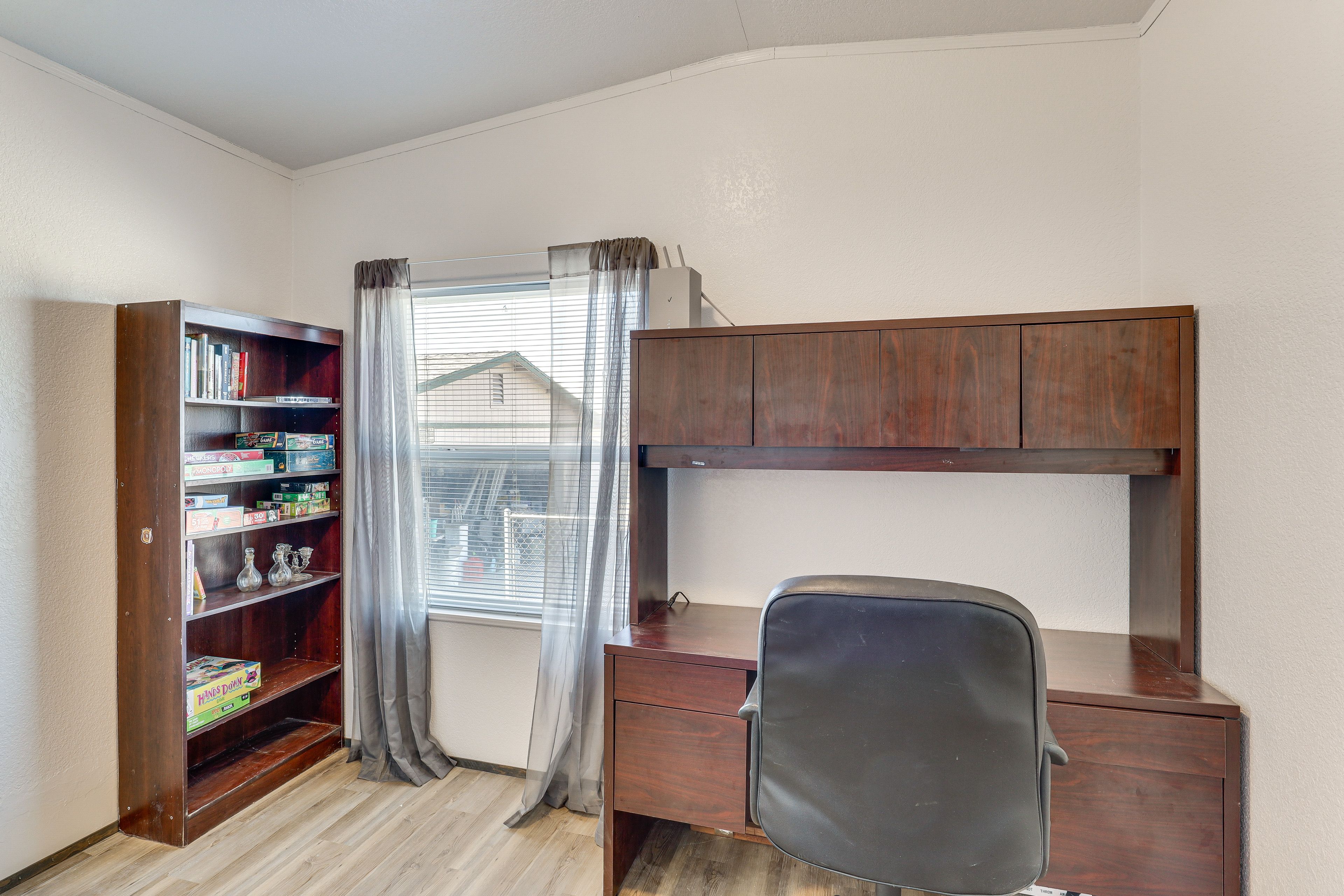 Office | Dedicated Workspace