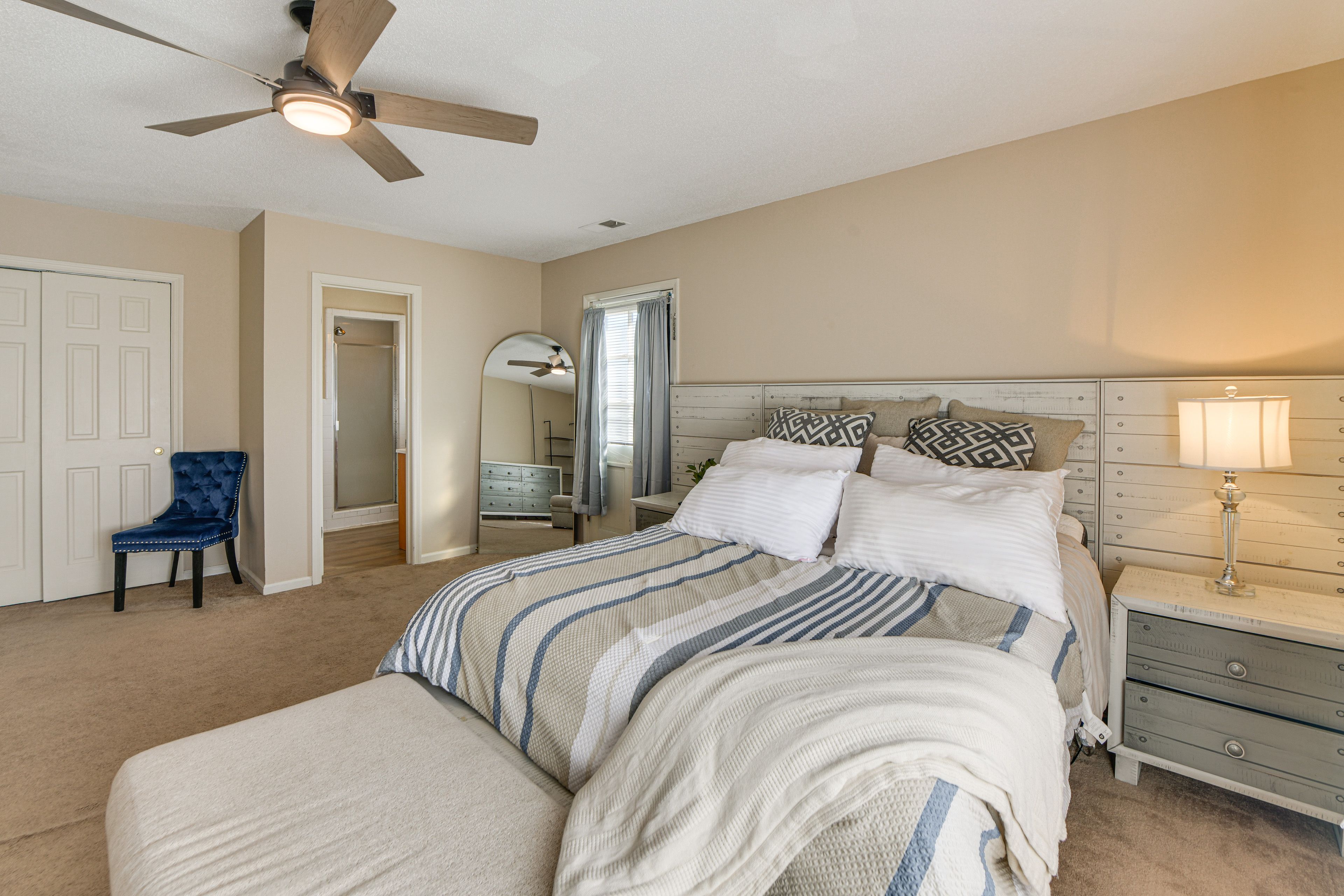 Bedroom 1 | King Bed