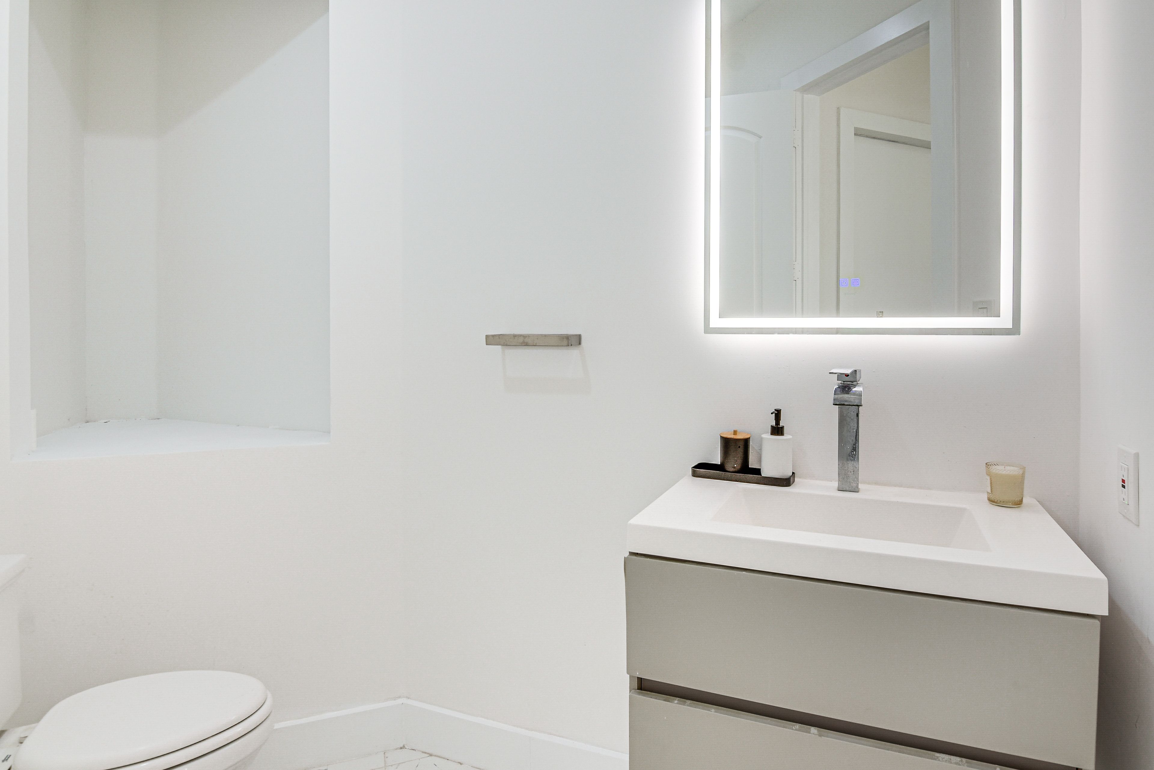 Half Bathroom | 1st Floor