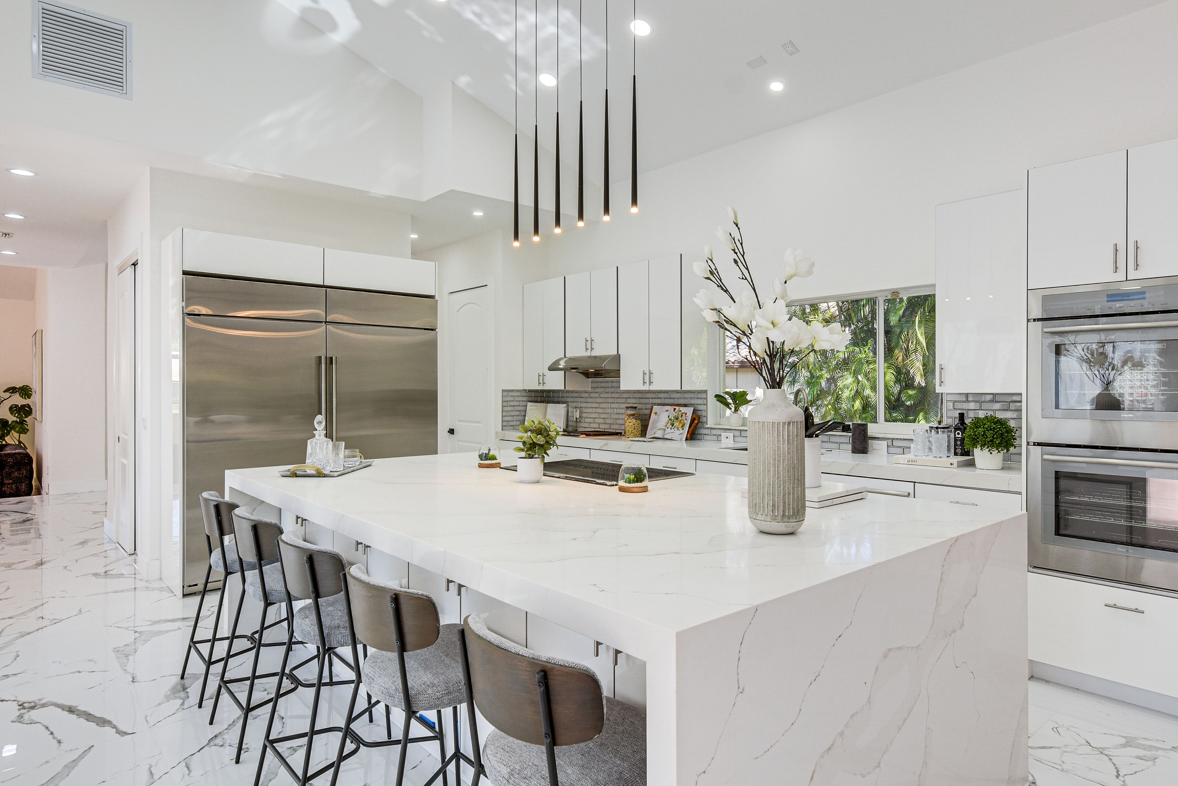 Gourmet Kitchen | Double Ovens | Oversized Fridge | Waterfall Island