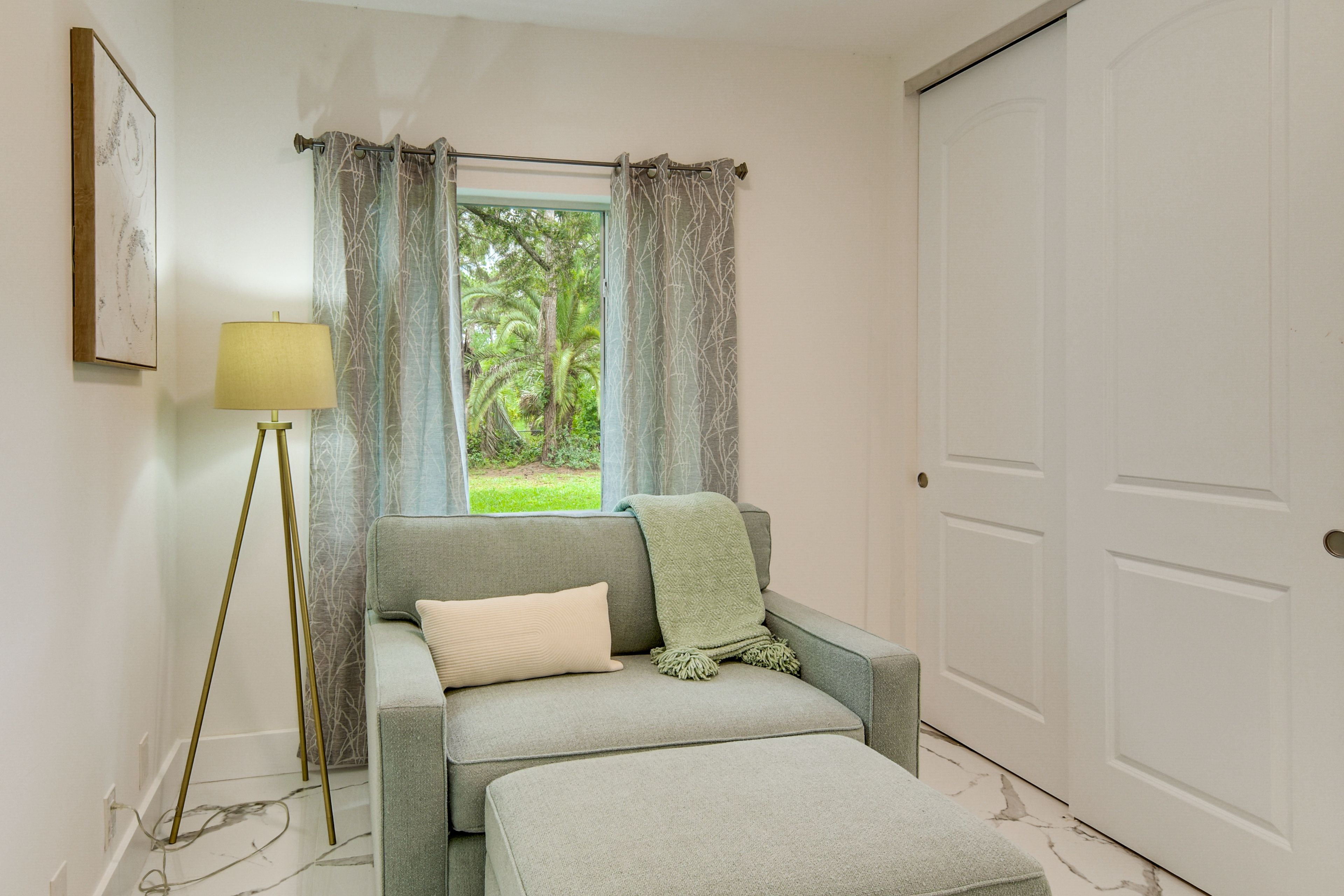 En-Suite Powder Room | 1st Floor