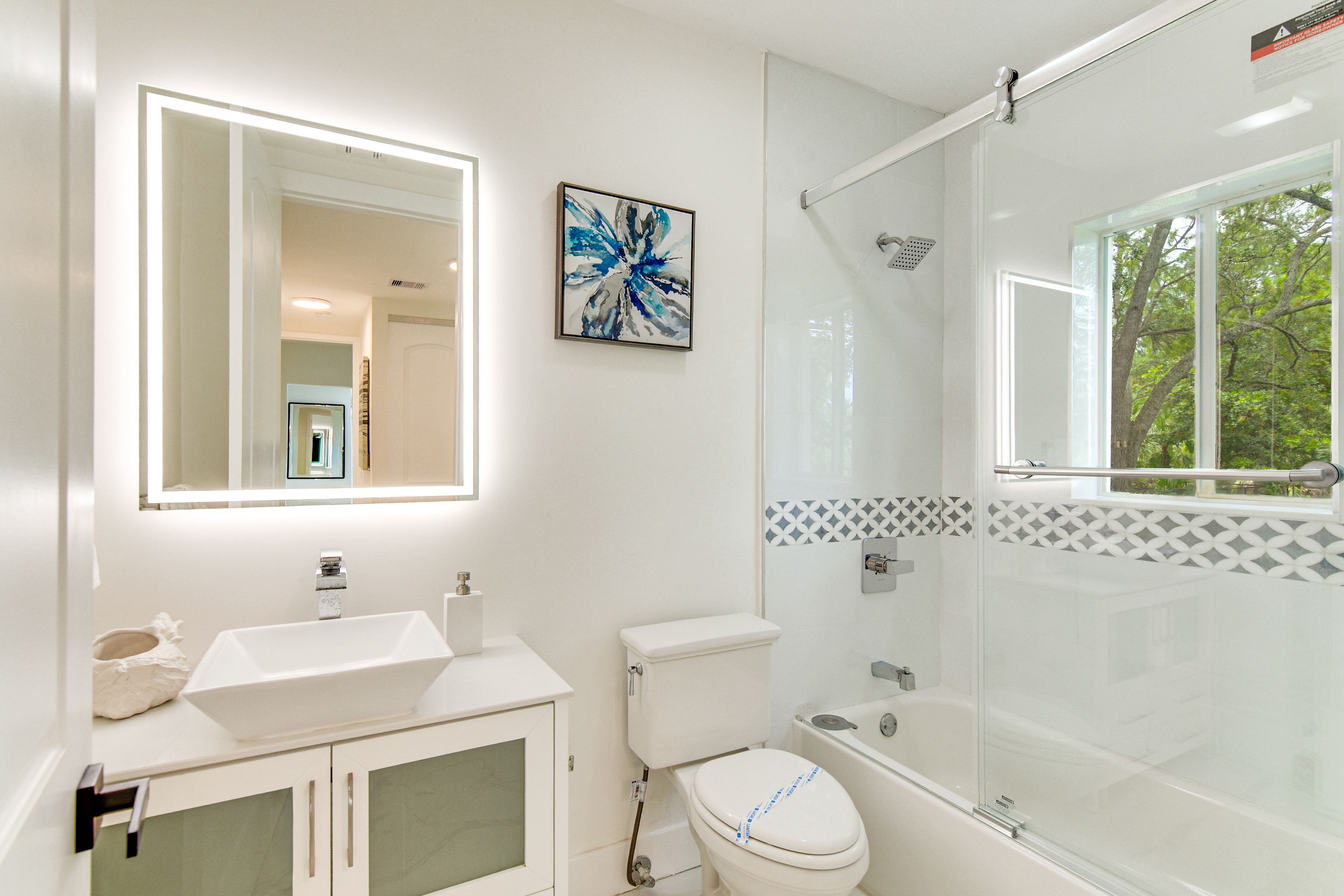 En-Suite Bathroom | 1st Floor