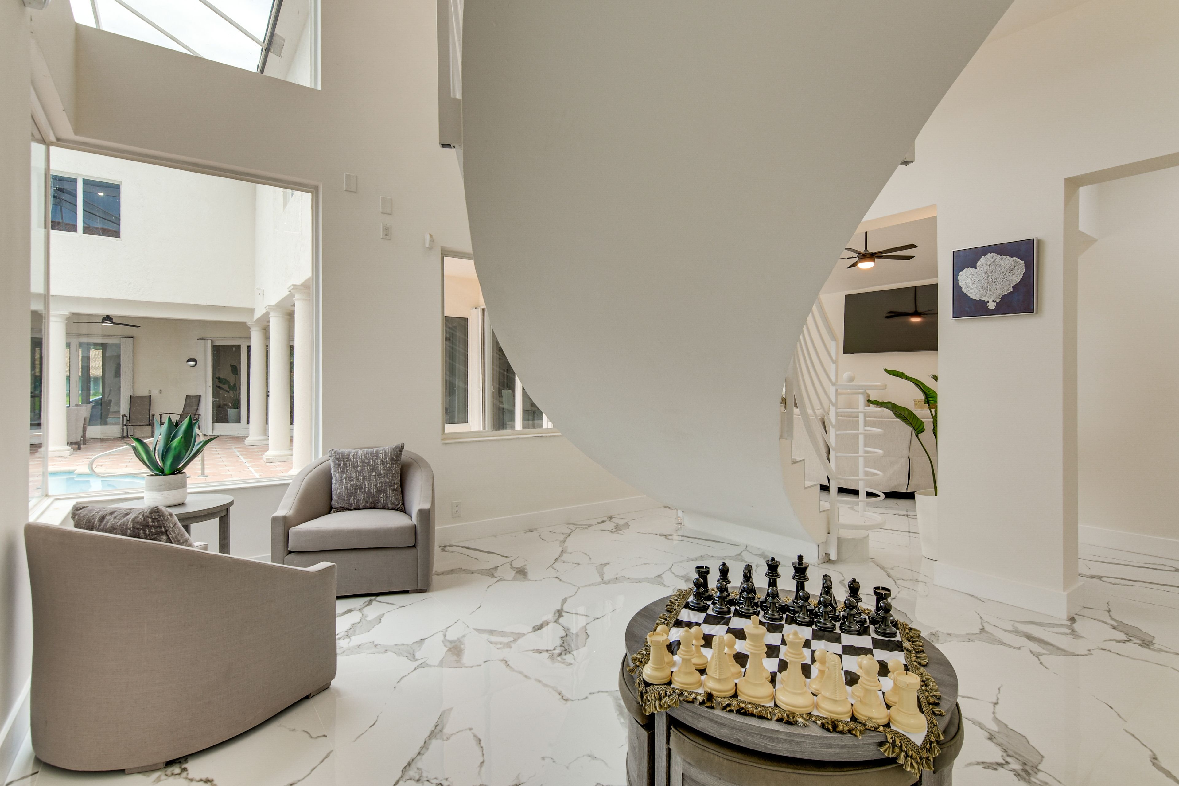 Sitting Area | 1st Floor