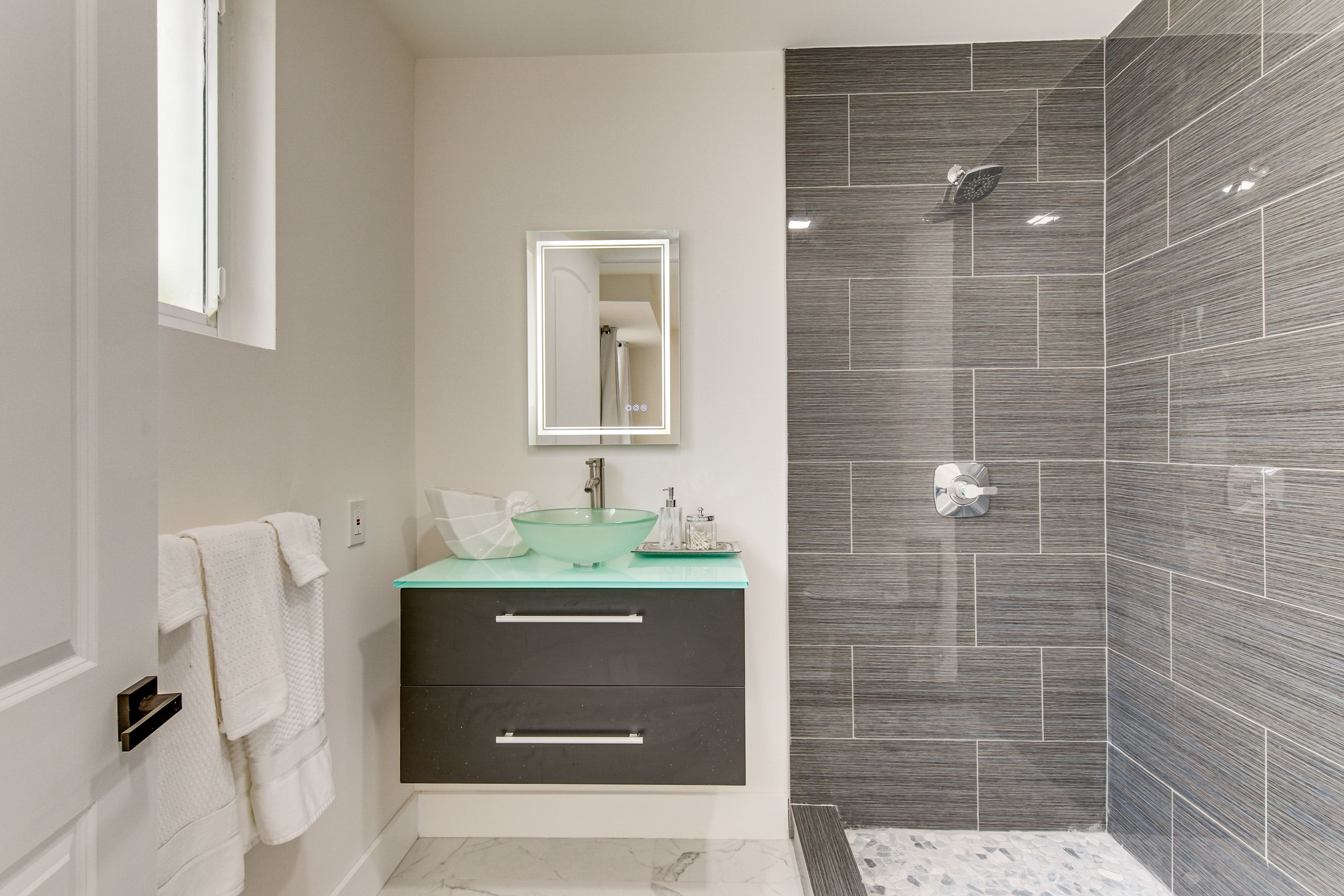 En-Suite Bathroom | 1st Floor