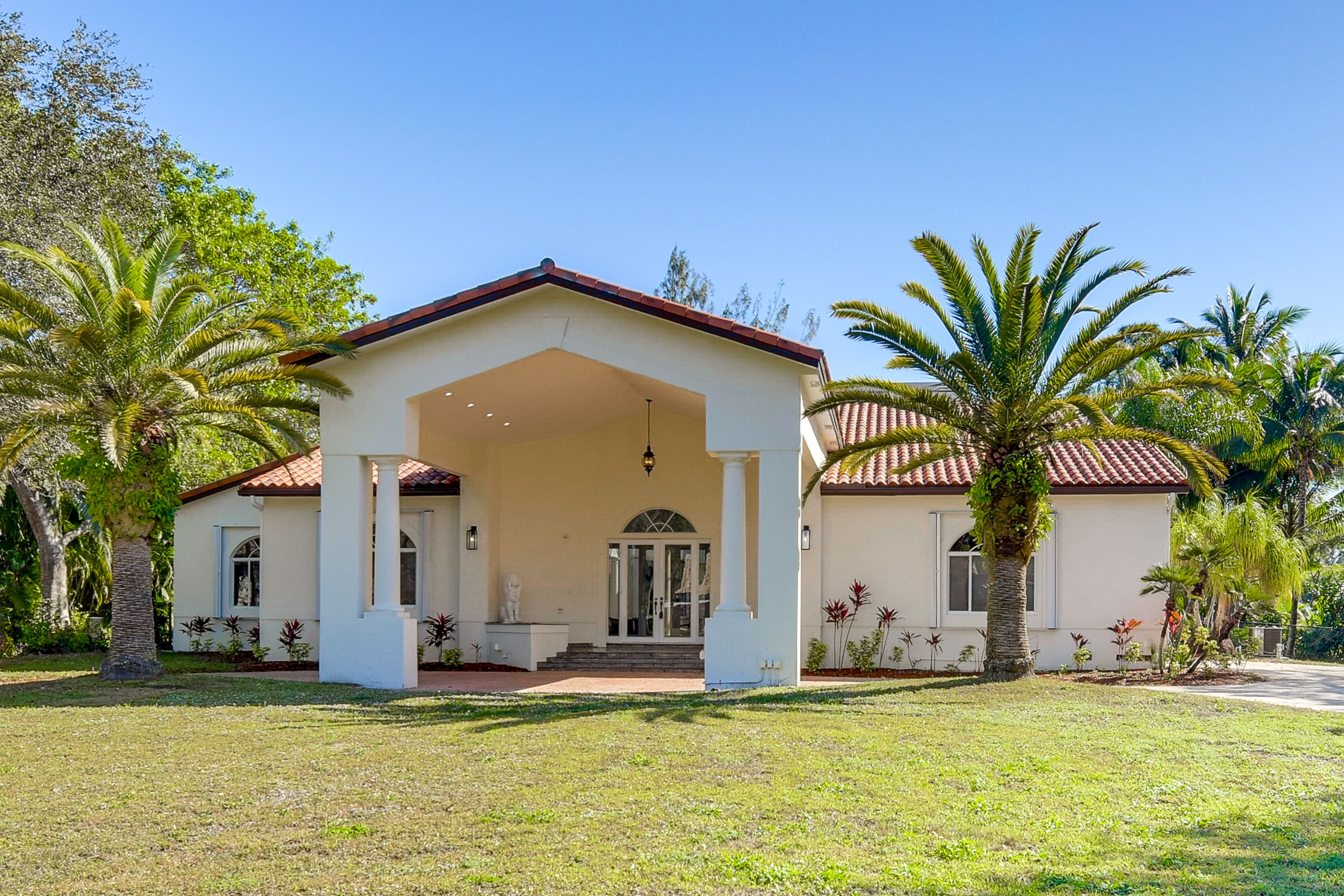 Parkland Vacation Rental | 4BR | 5.5BA | 8,147 Sq Ft