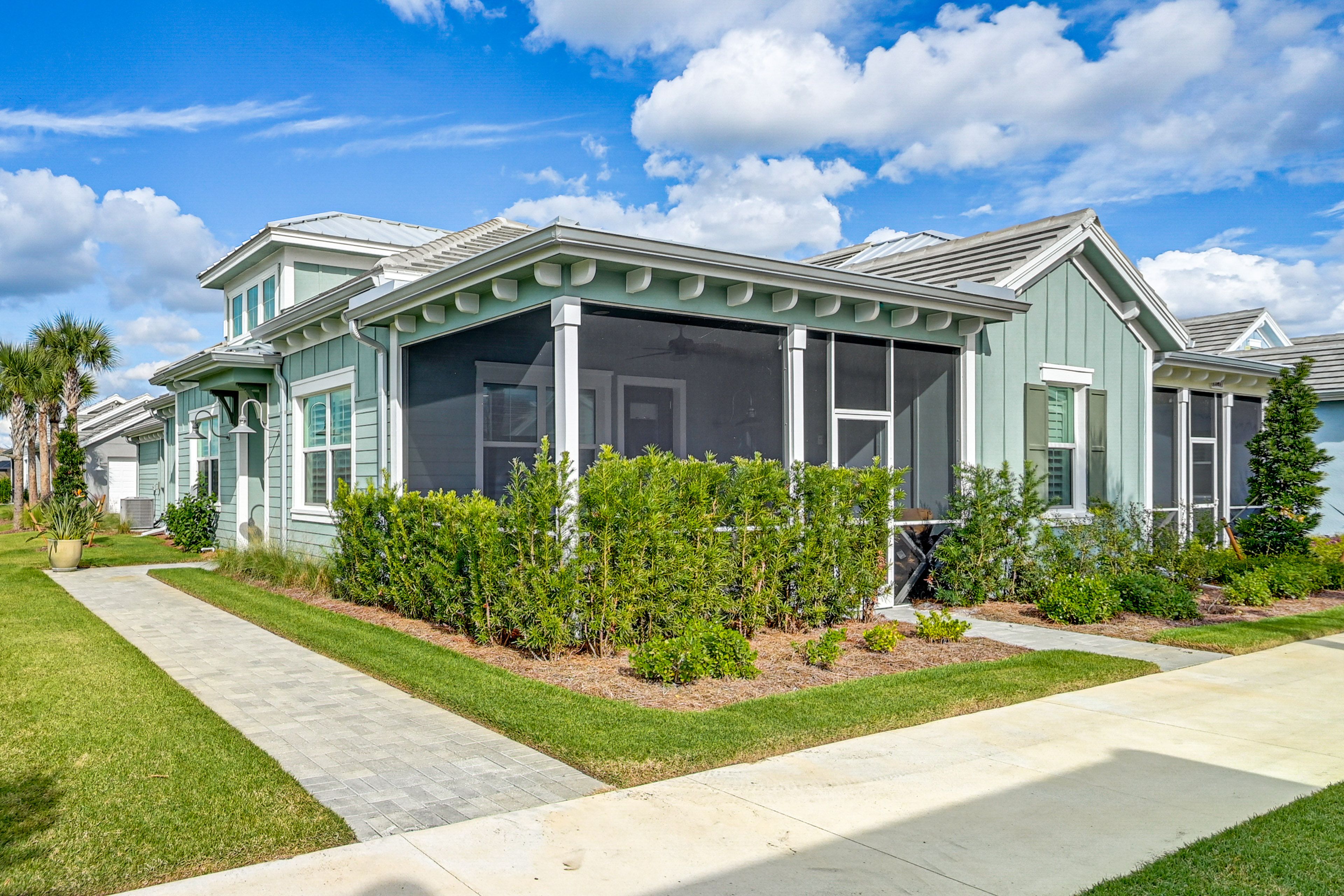 Home Exterior | Parking | Community Parking Lot