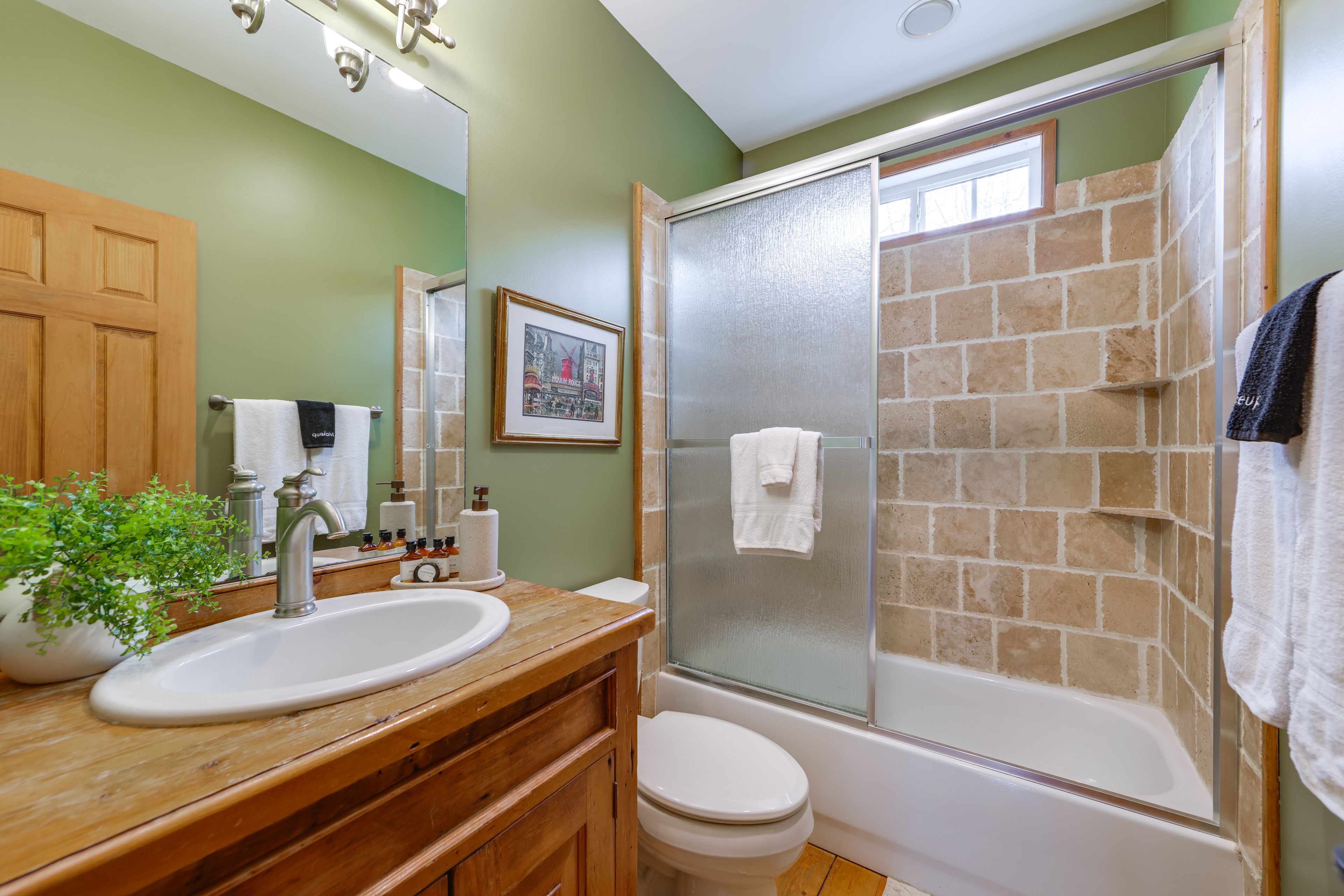 Bathroom | Upper Level