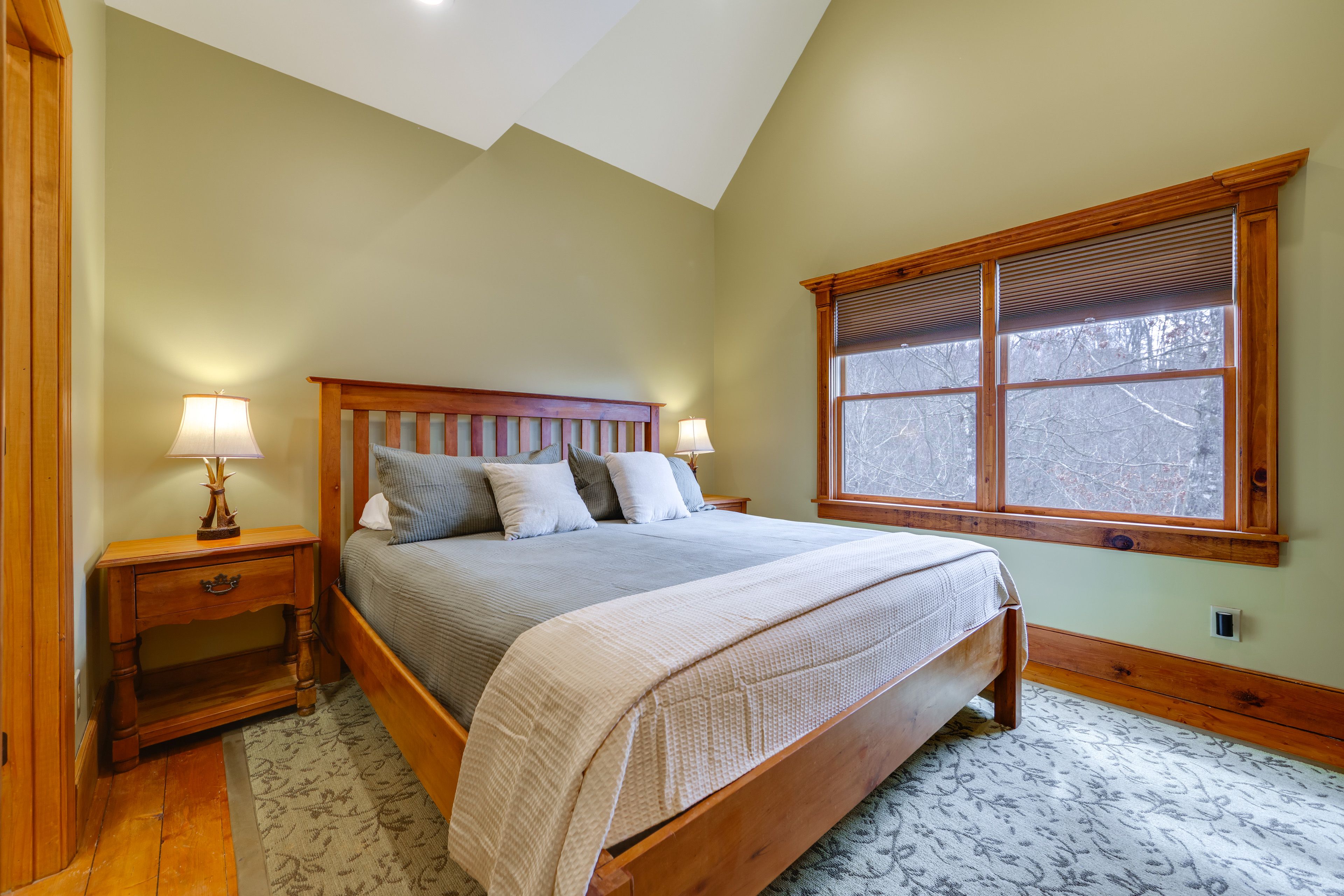 Bedroom 1 | Upper Level | King Bed