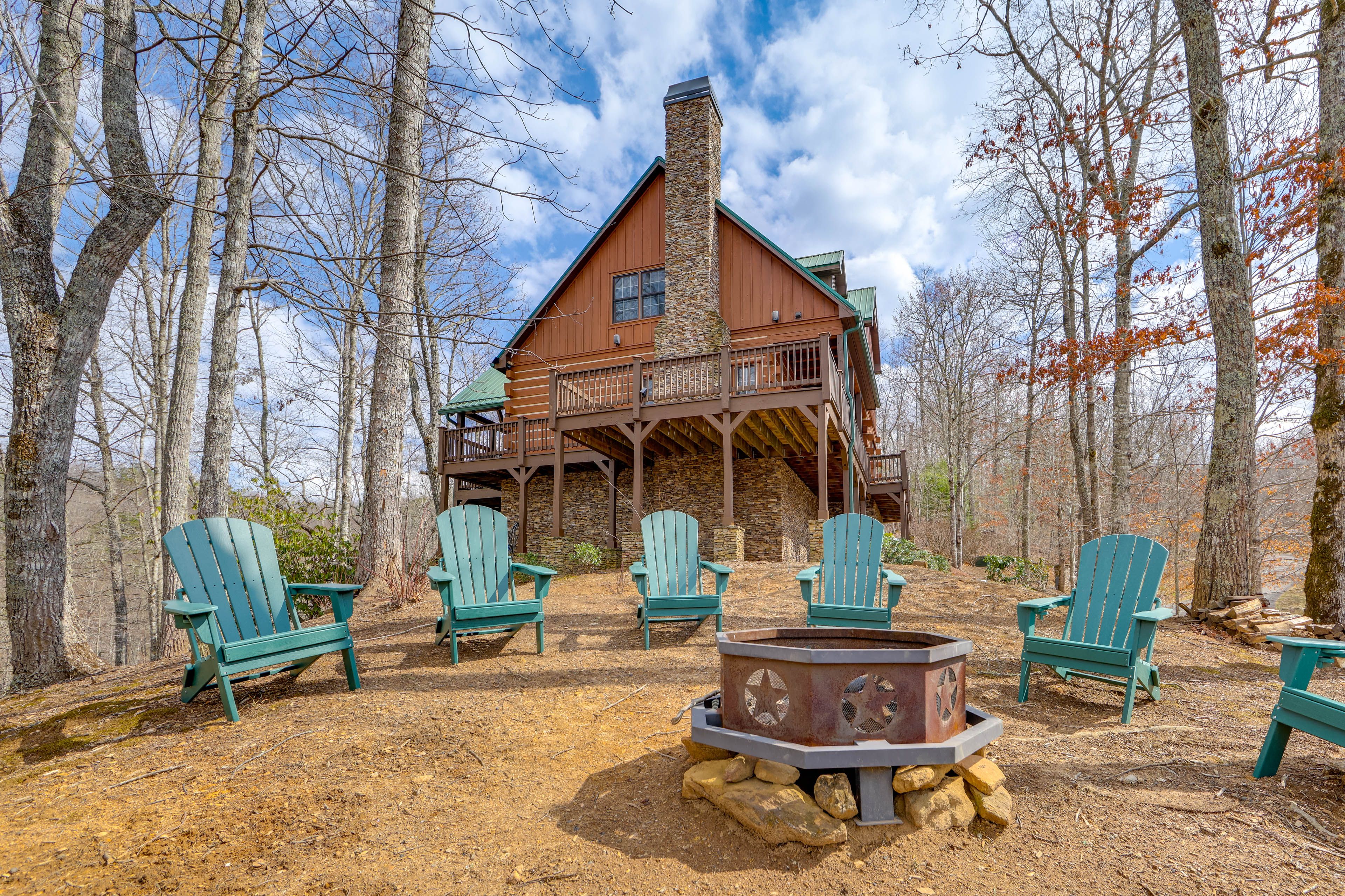 Fire Pit Area | 3-Level Cabin