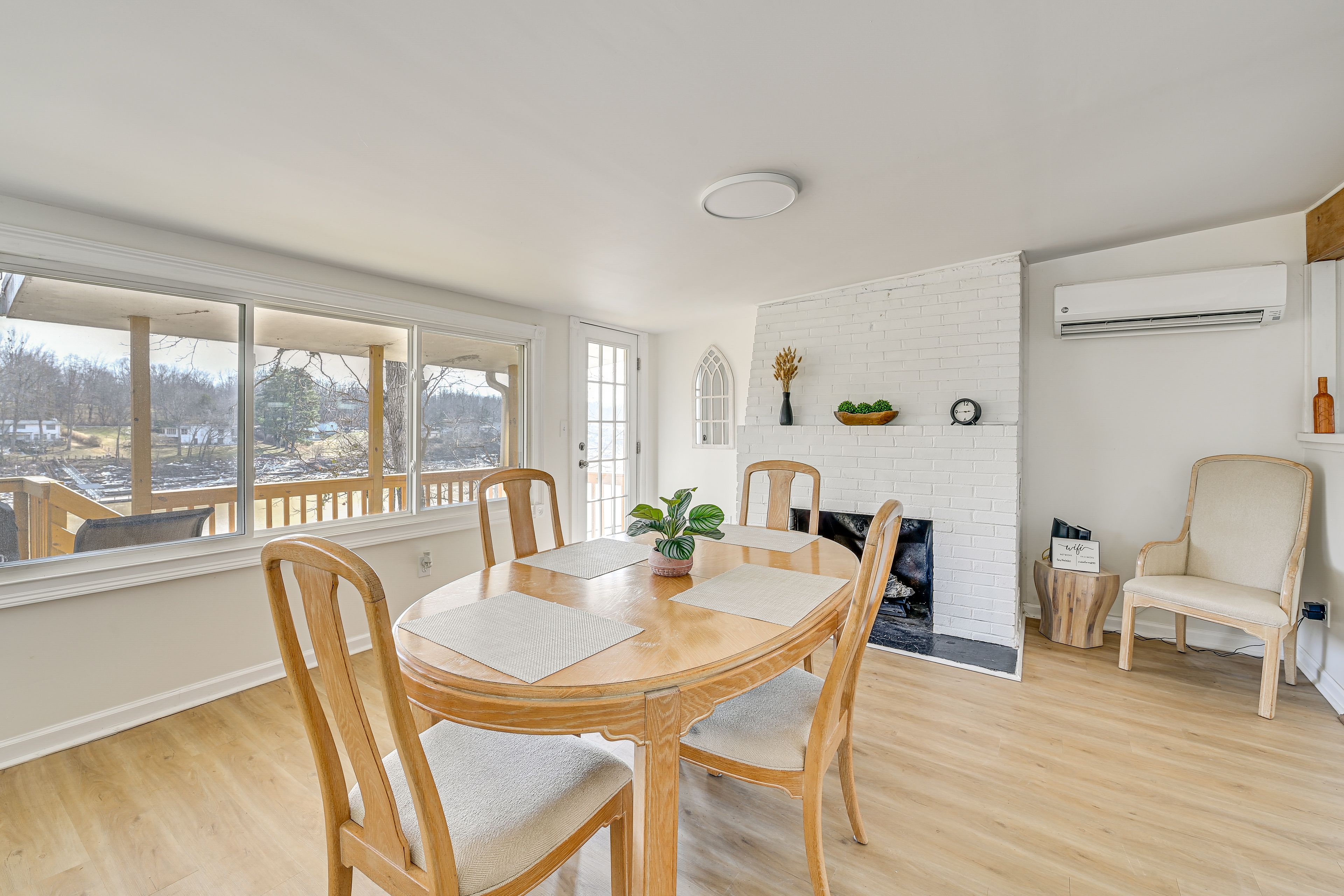 Dining Area | Dishes & Flatware Provided | Main Floor