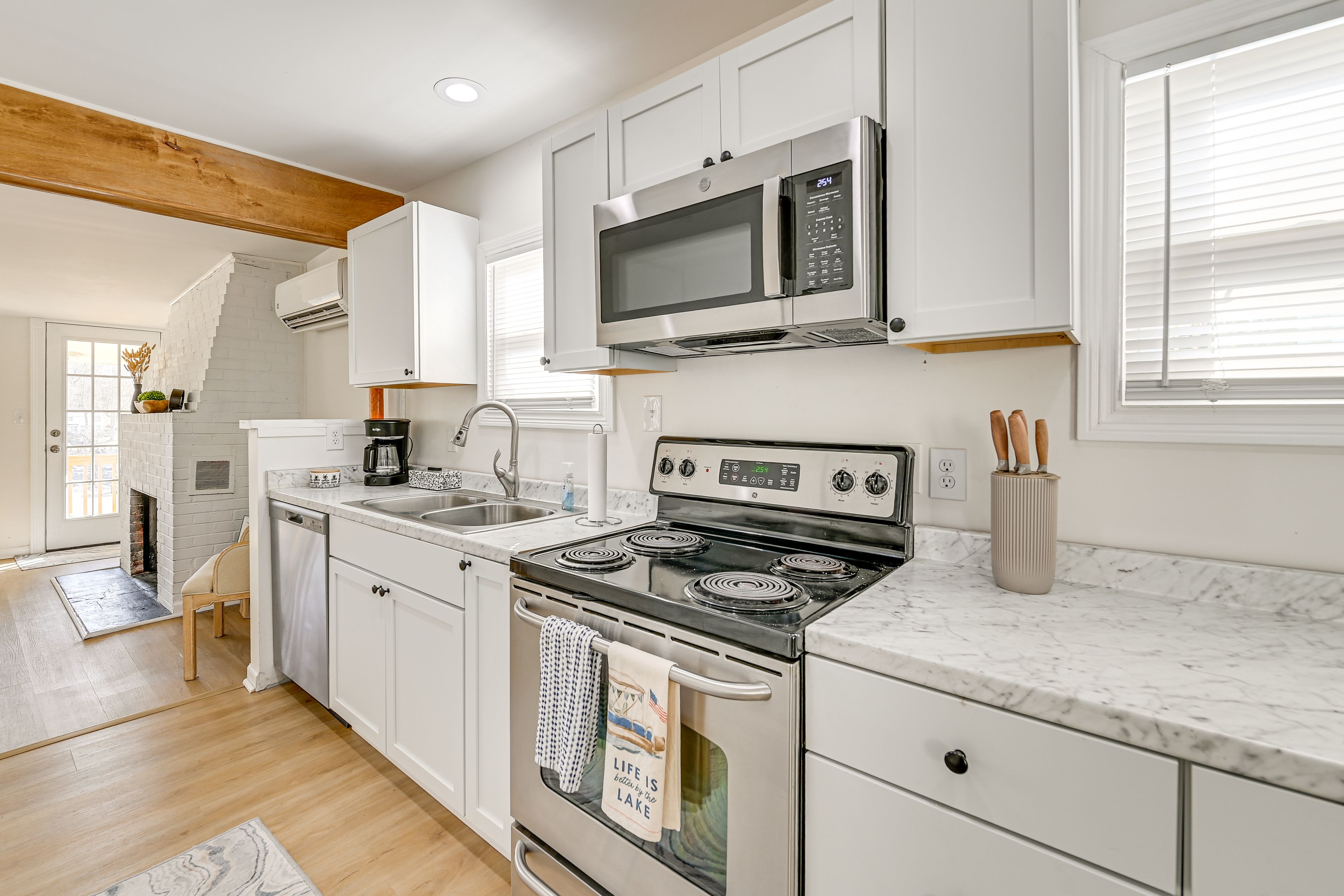 Kitchen | Cooking Basics | Drip & Keurig Coffee Makers | Main Floor