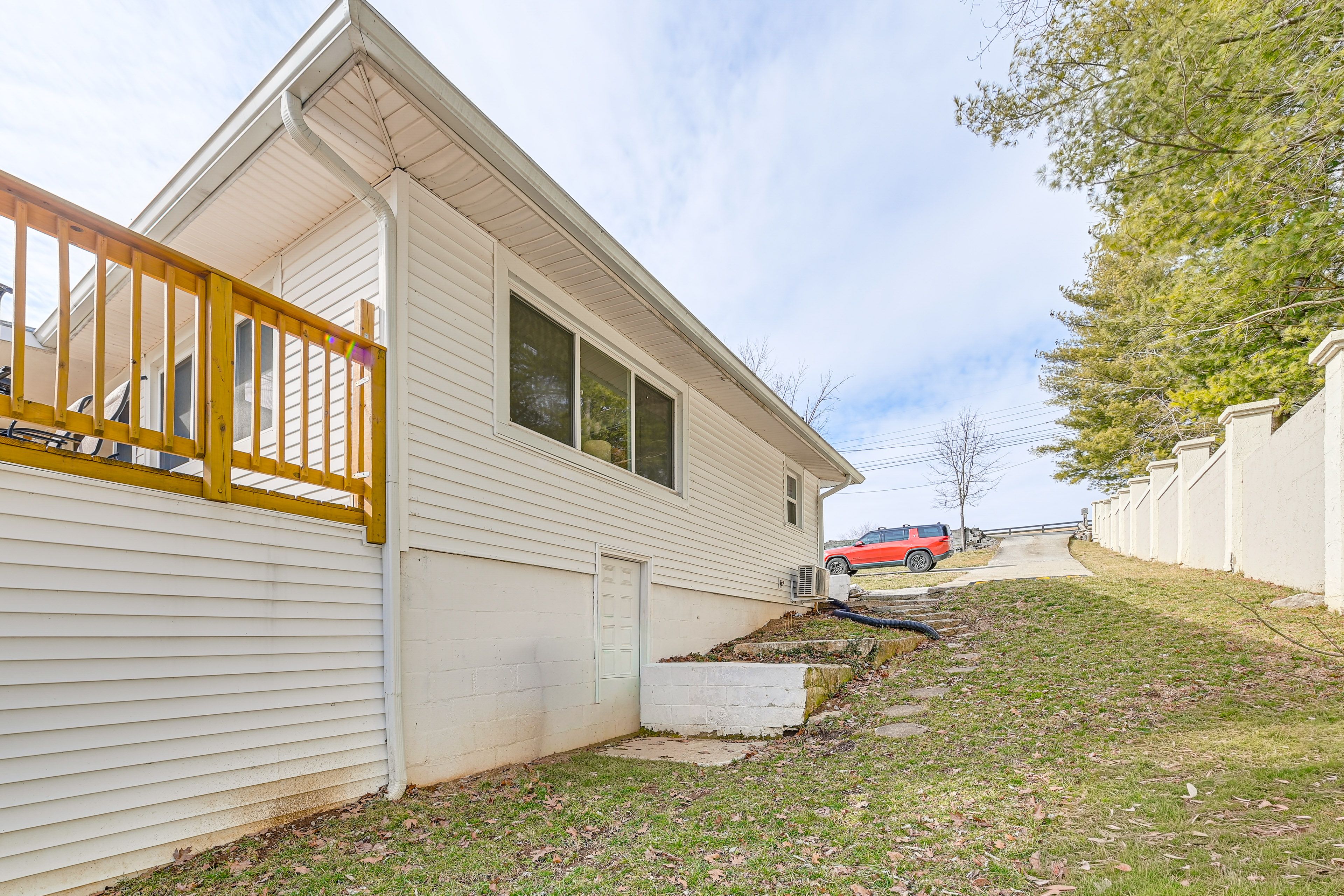 Parking | Steep Driveway (2 Vehicles)