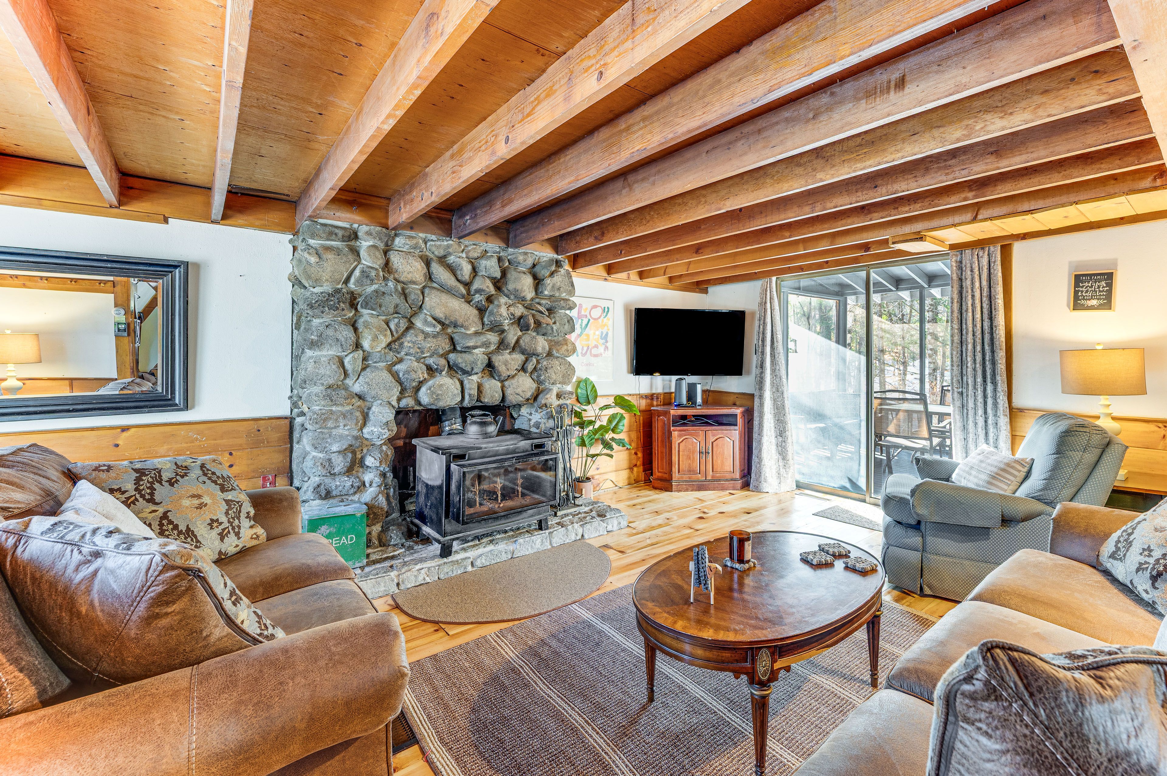 Living Room | Smart TV | Fireplace | 1st Floor