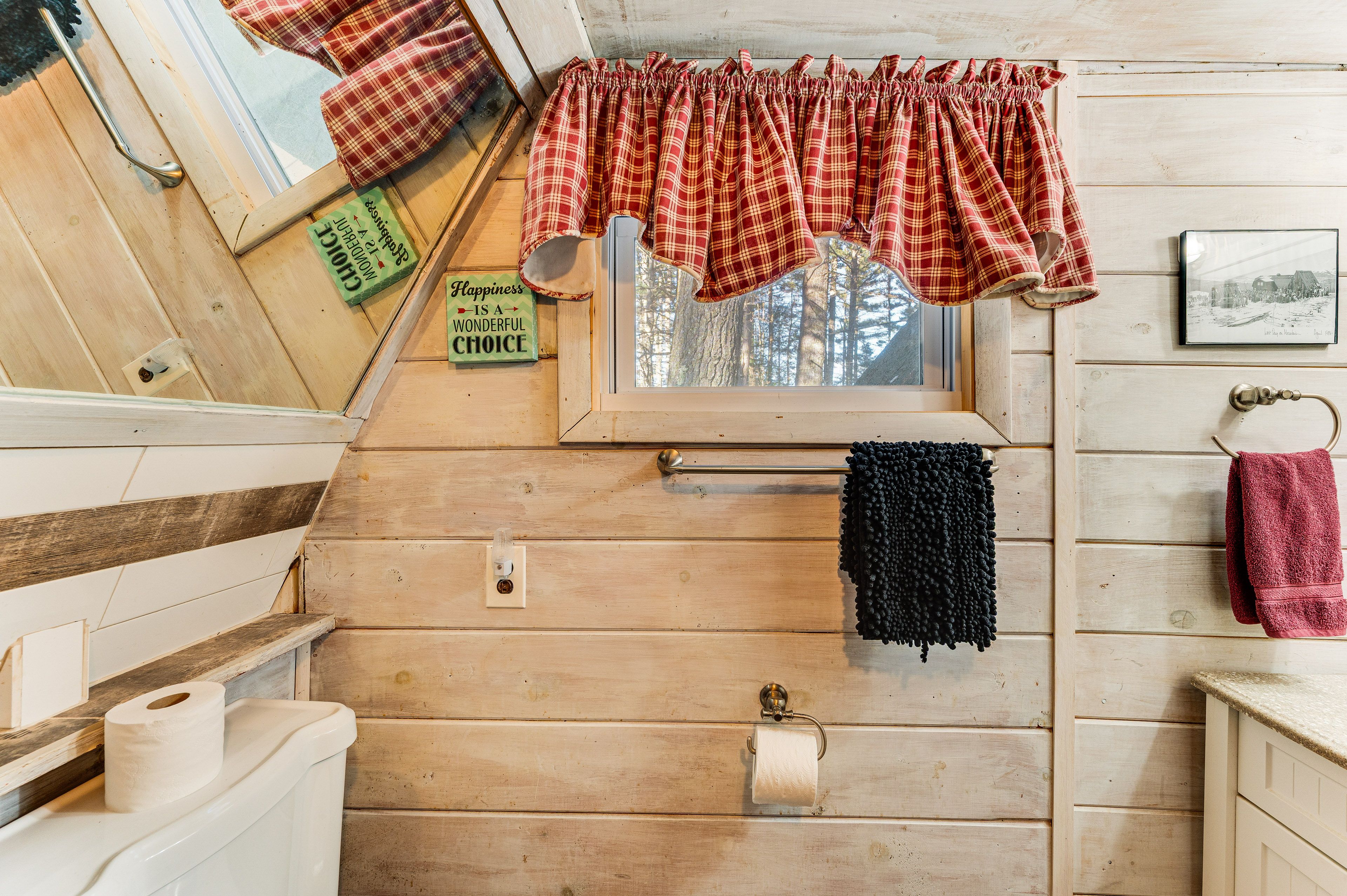 Bathroom | Towels Provided | 1st Floor