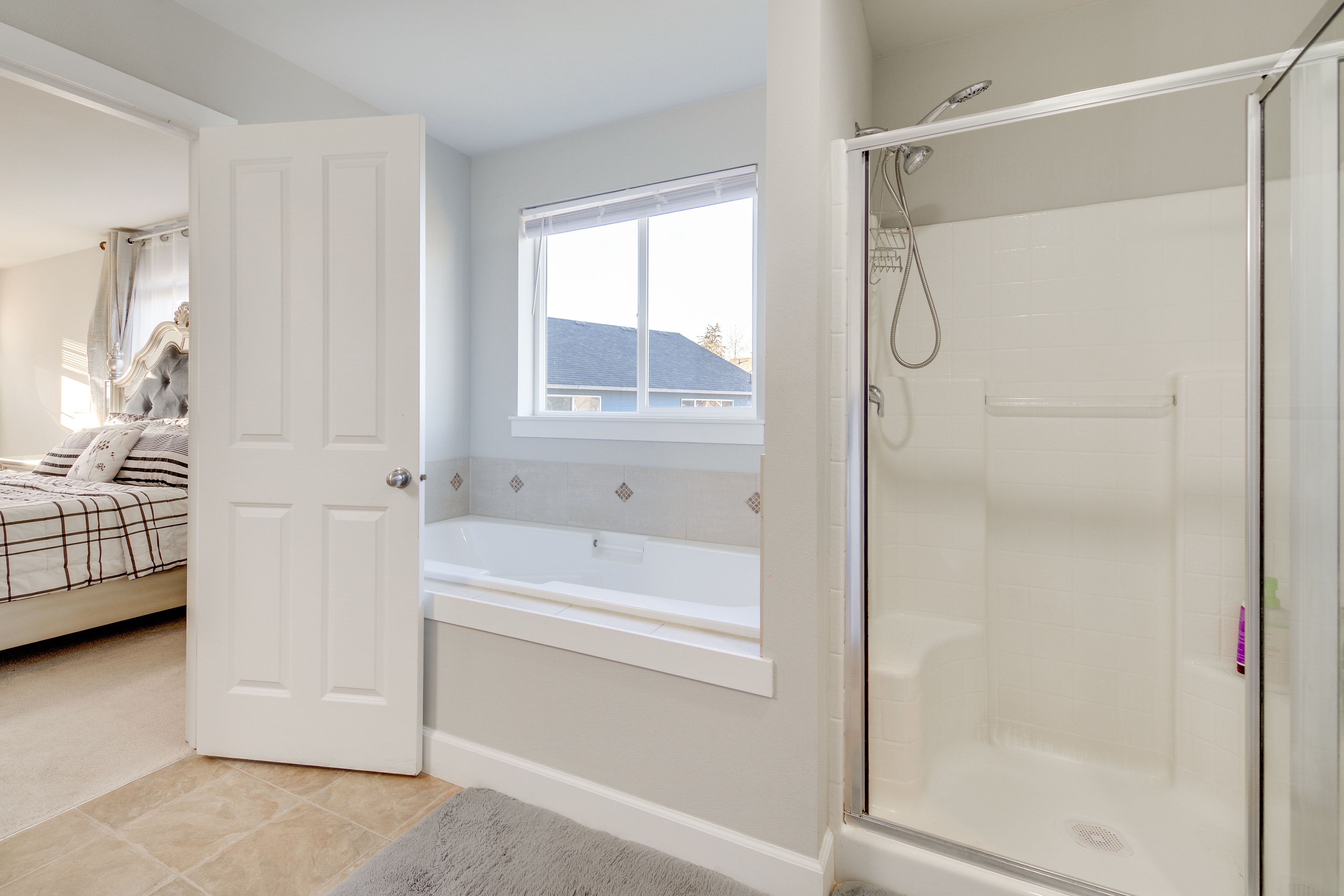 En-Suite Bathroom | Linens & Towels | 2nd Floor