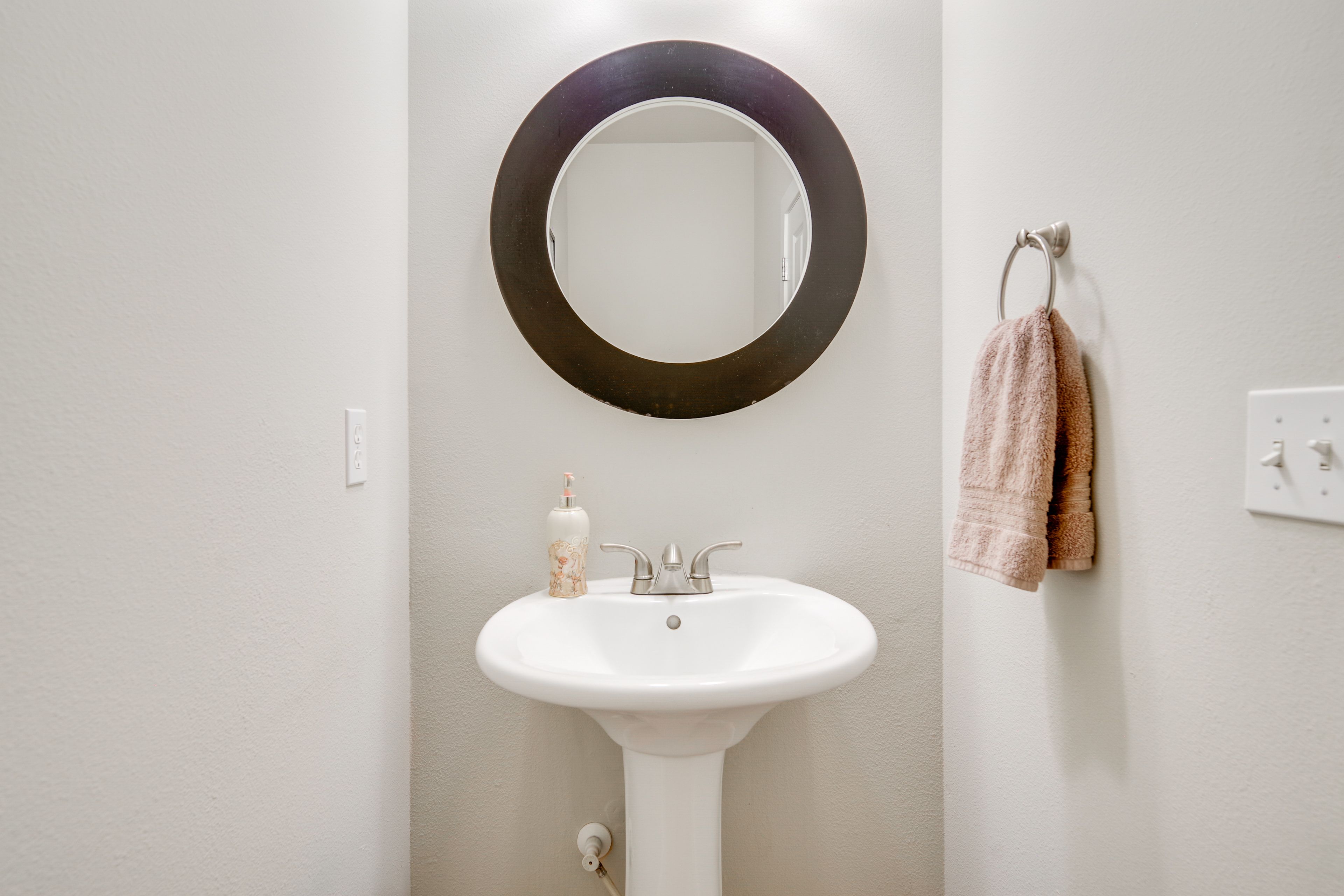 Half Bathroom | 1st Floor