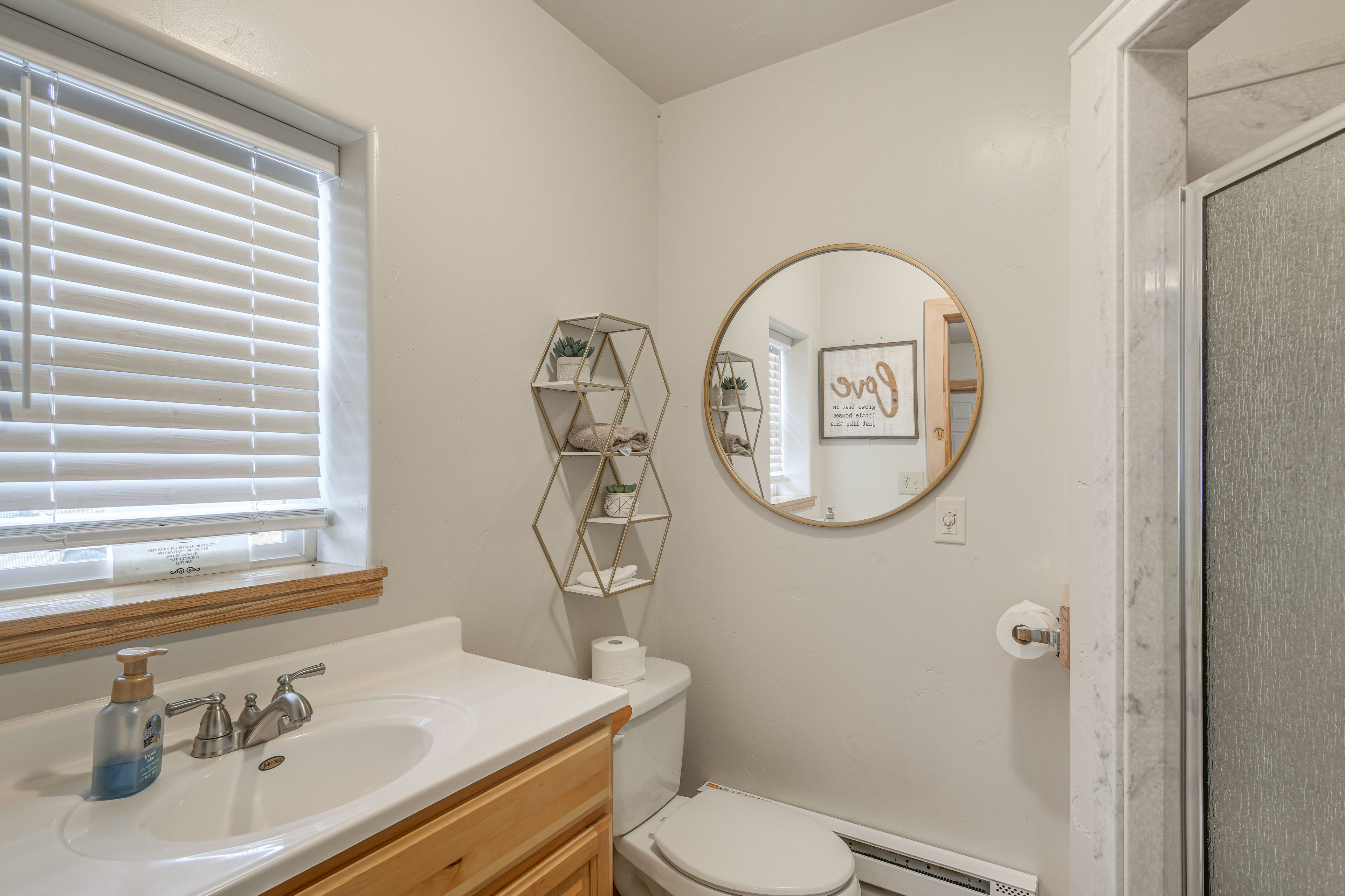 Bathroom | 1st Floor