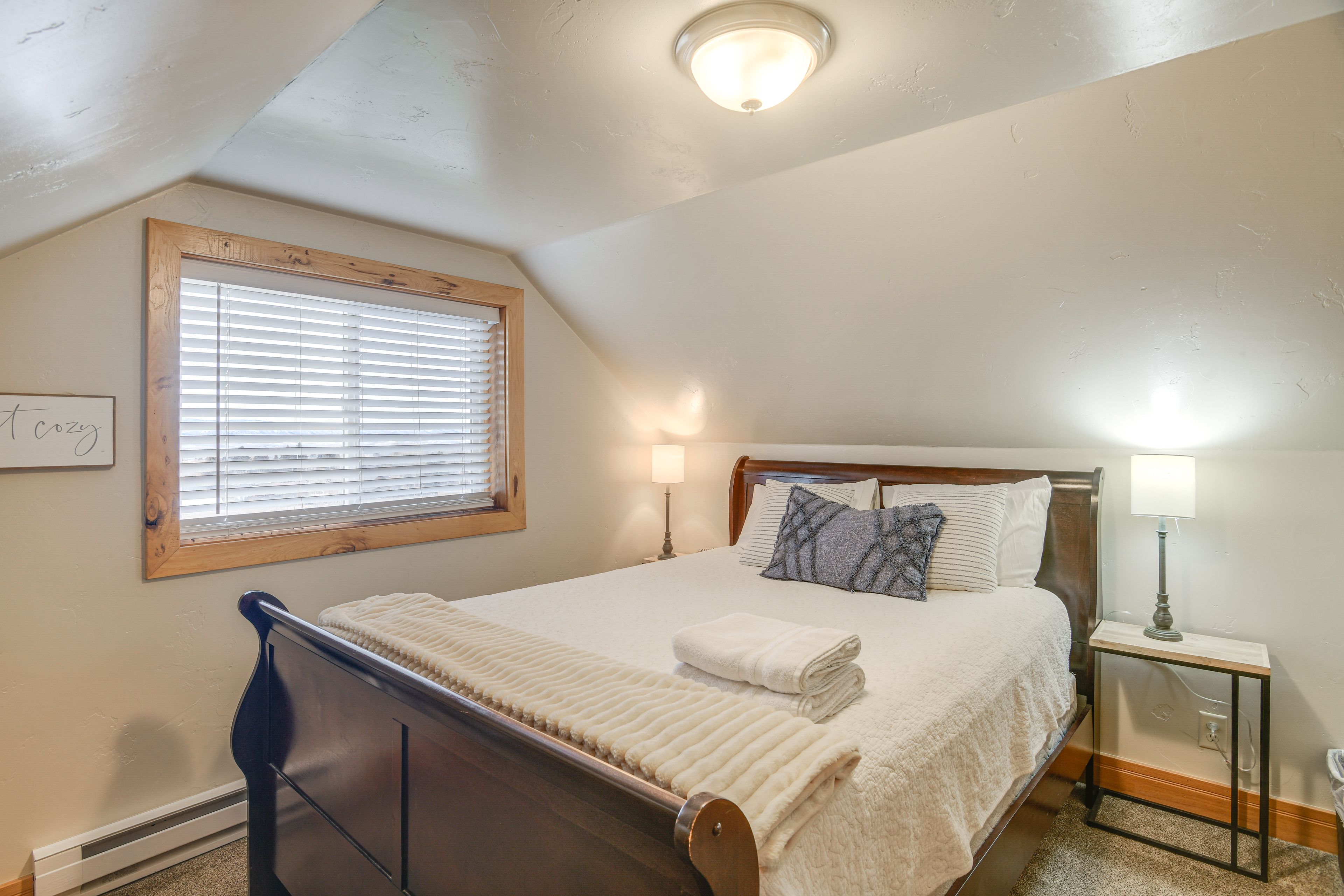 Bedroom 4 | 2nd Floor | Queen Bed