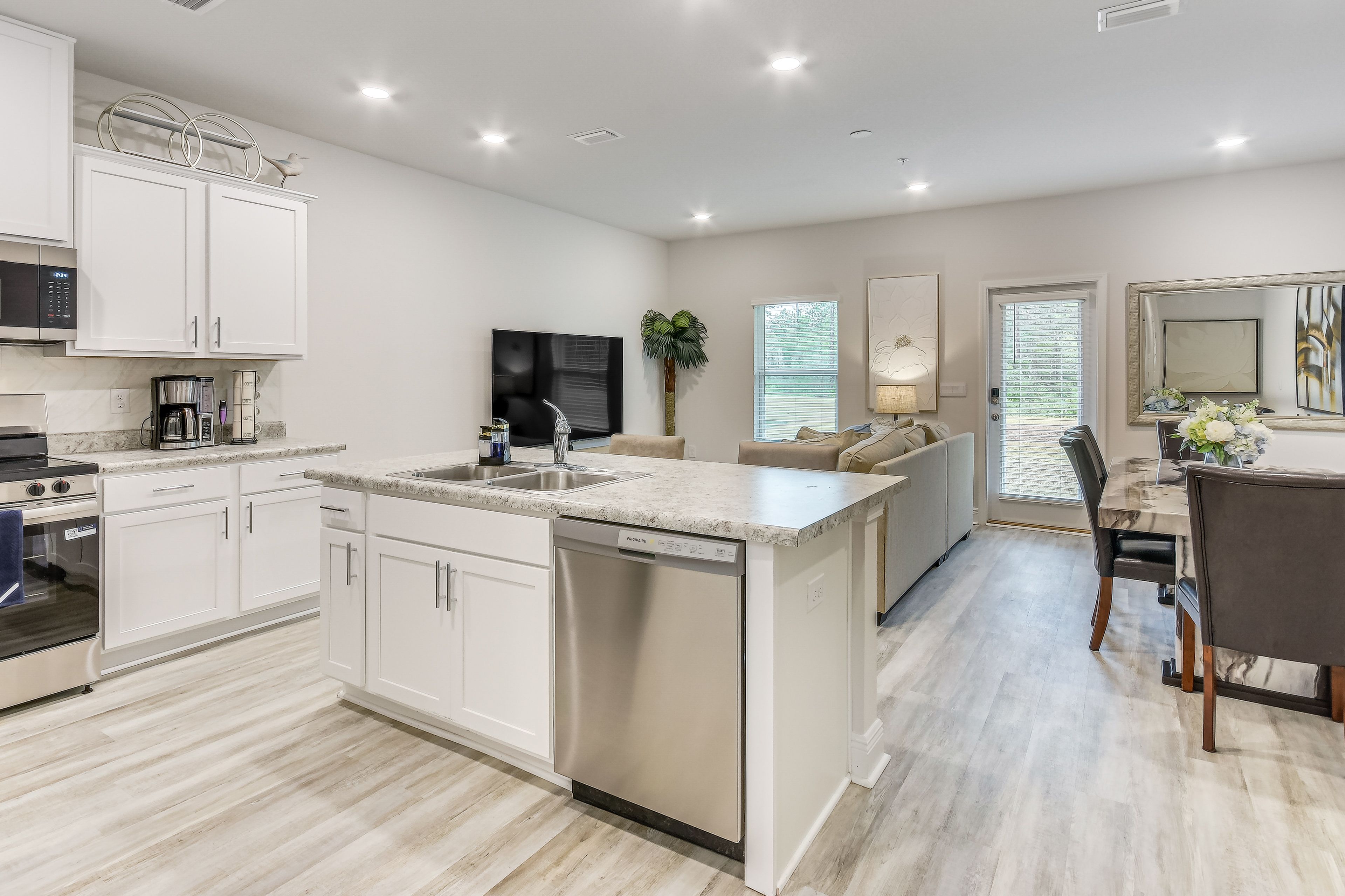 Pensacola Vacation Rental | 3BR | 2.5BA | 1,200 Sq Ft | Stairs Required