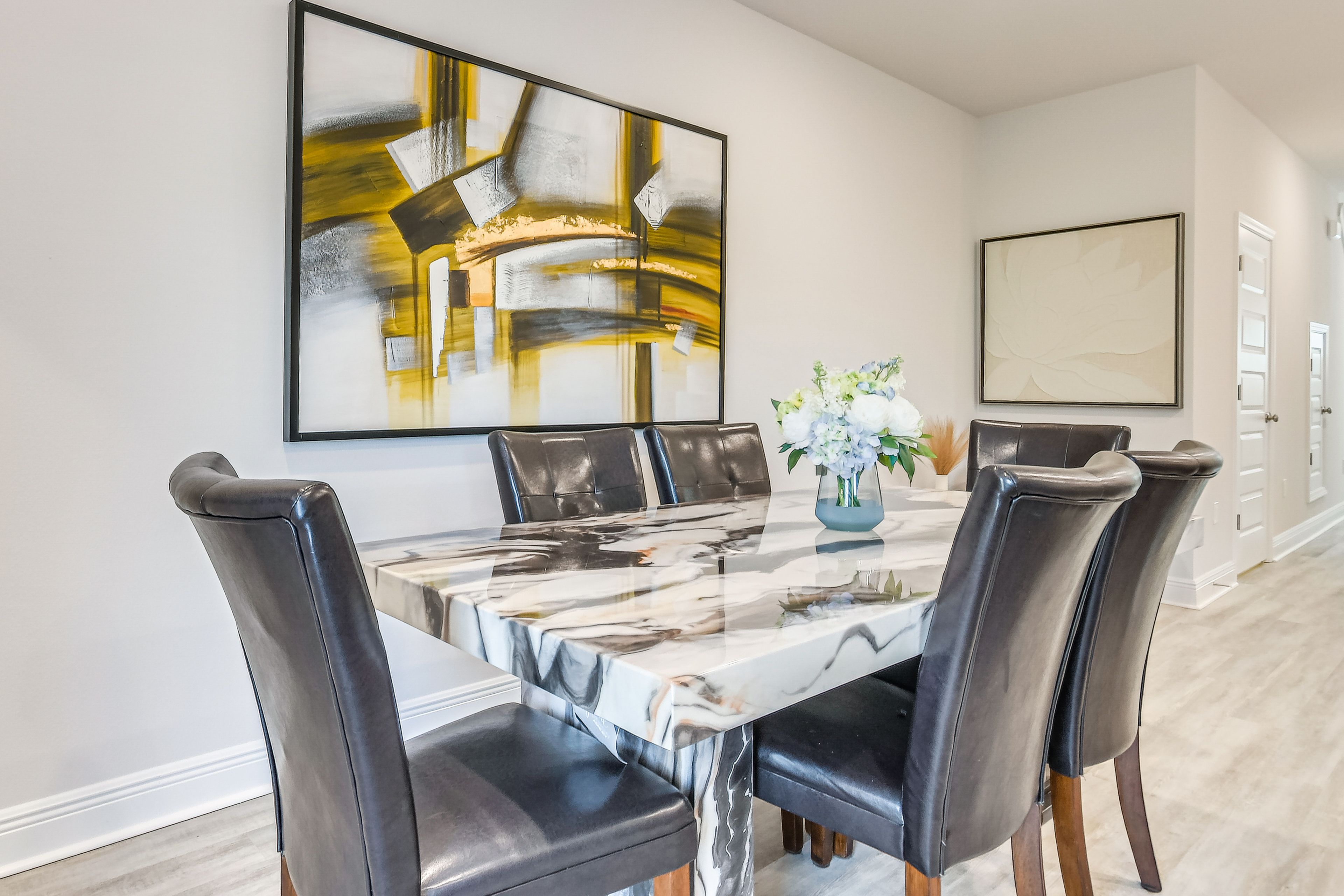 Property Interior | Central A/C & Heating | Free WiFi