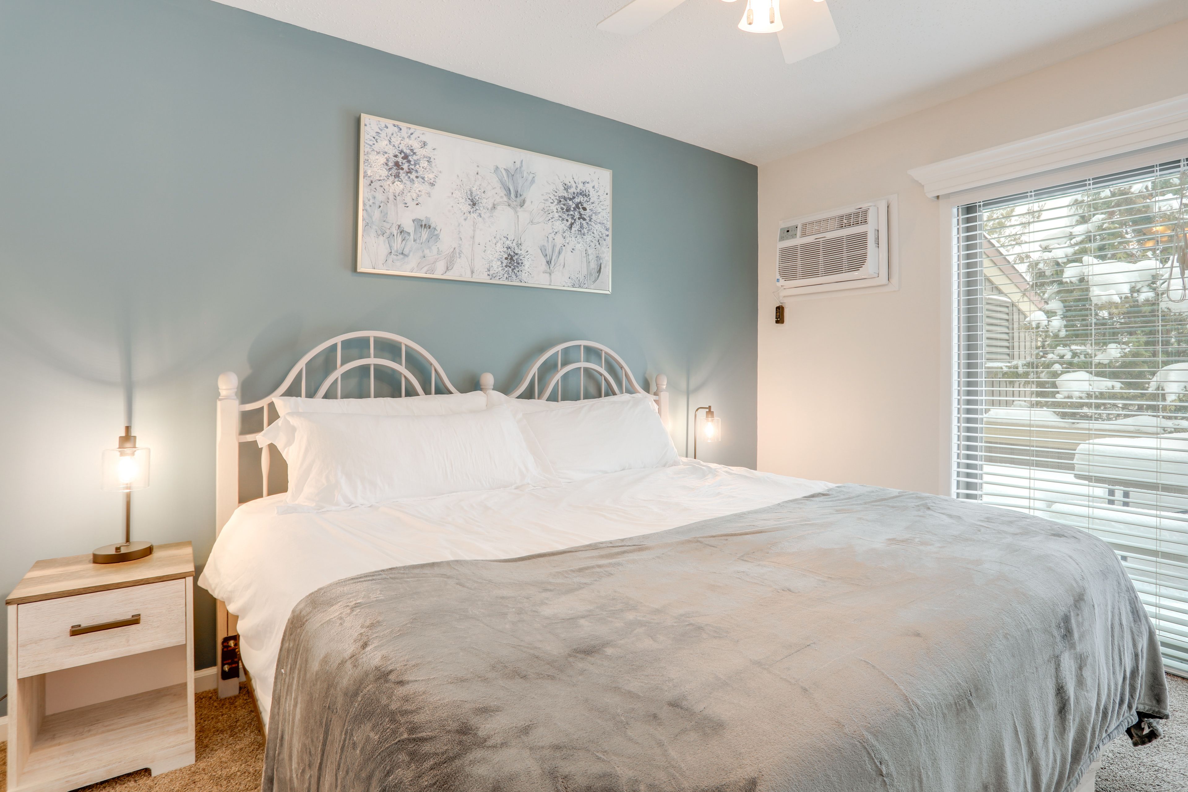 Bedroom 1 | King Bed