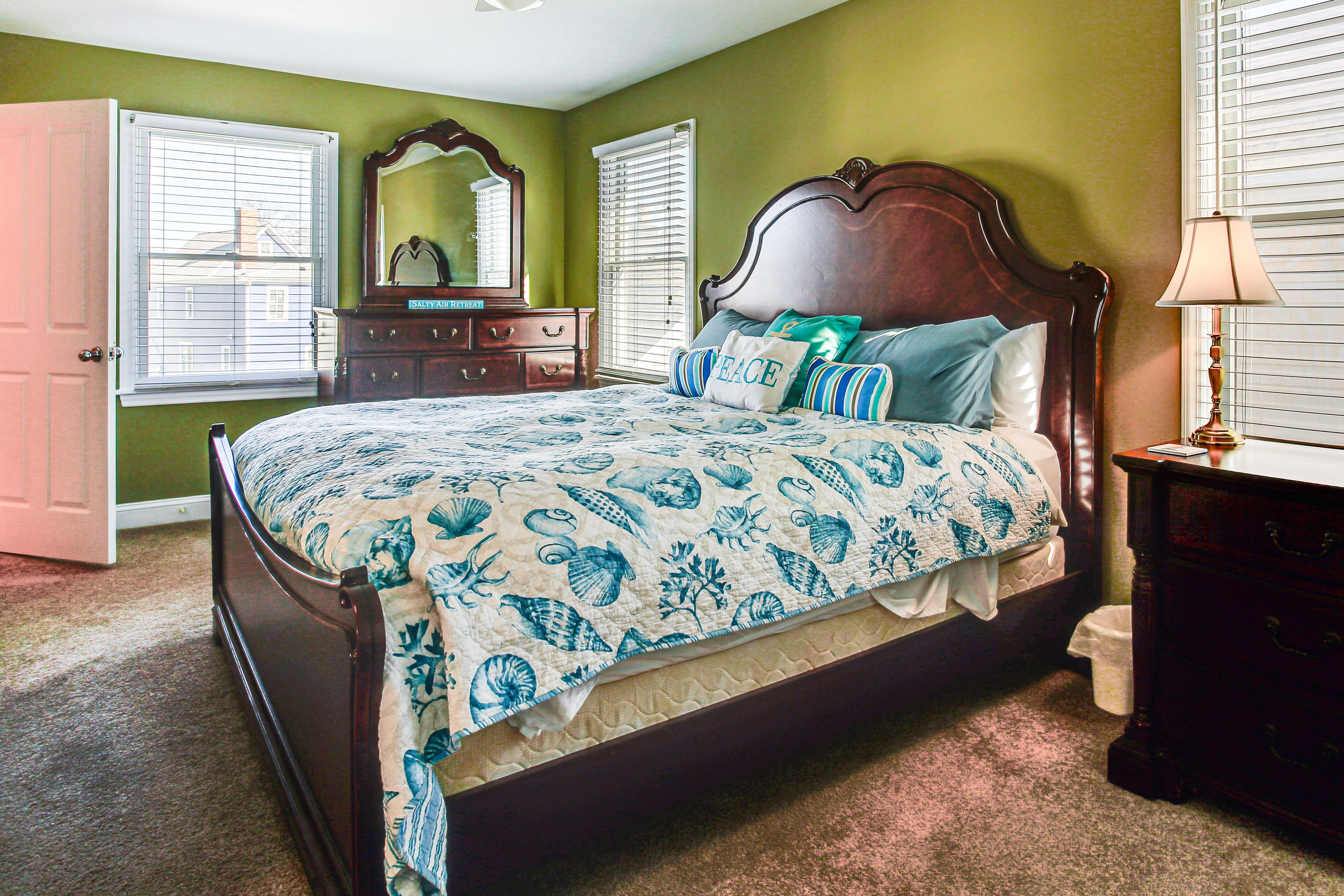 Bedroom 2 | 2nd Floor | King Bed