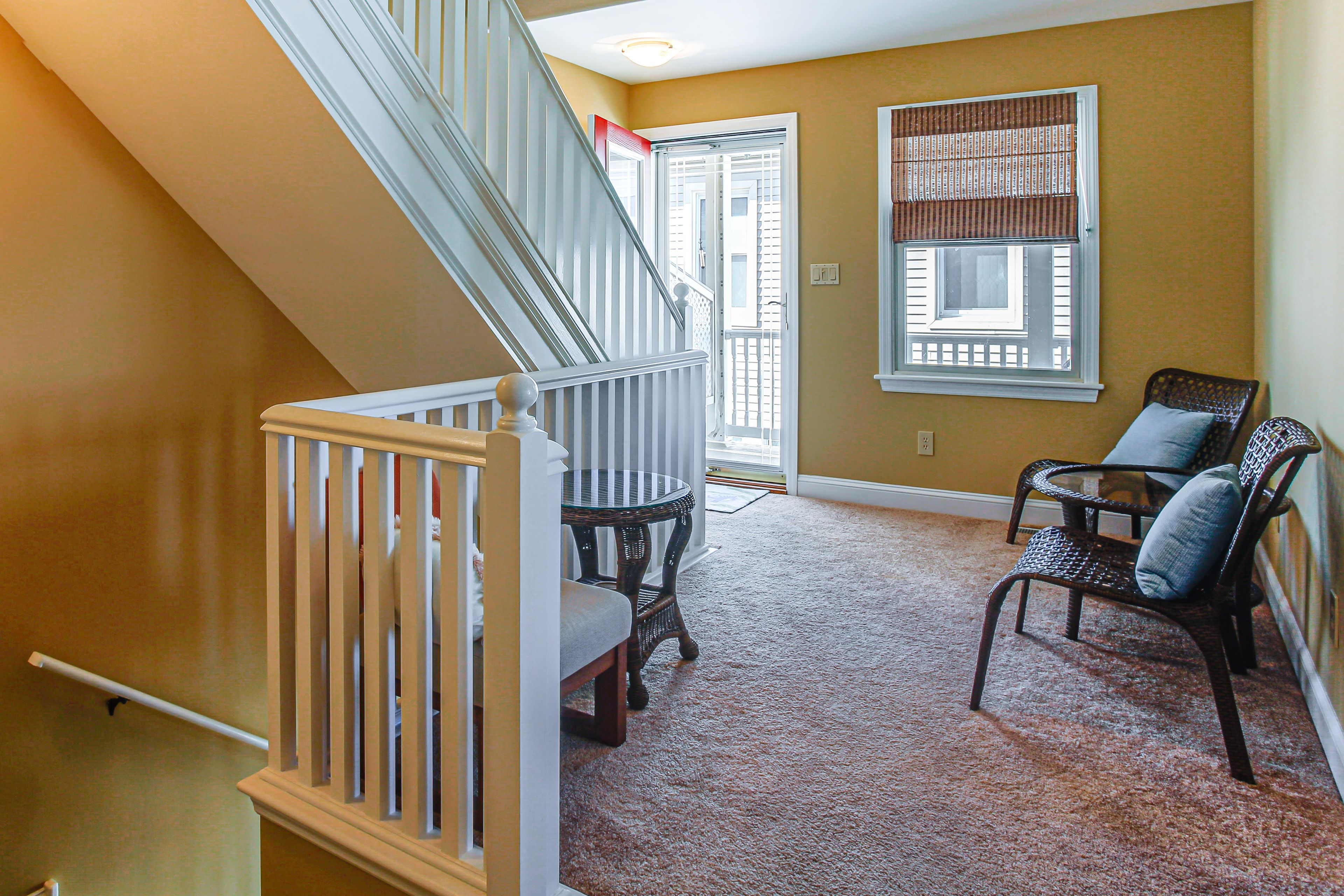 2nd-Floor Sitting Area