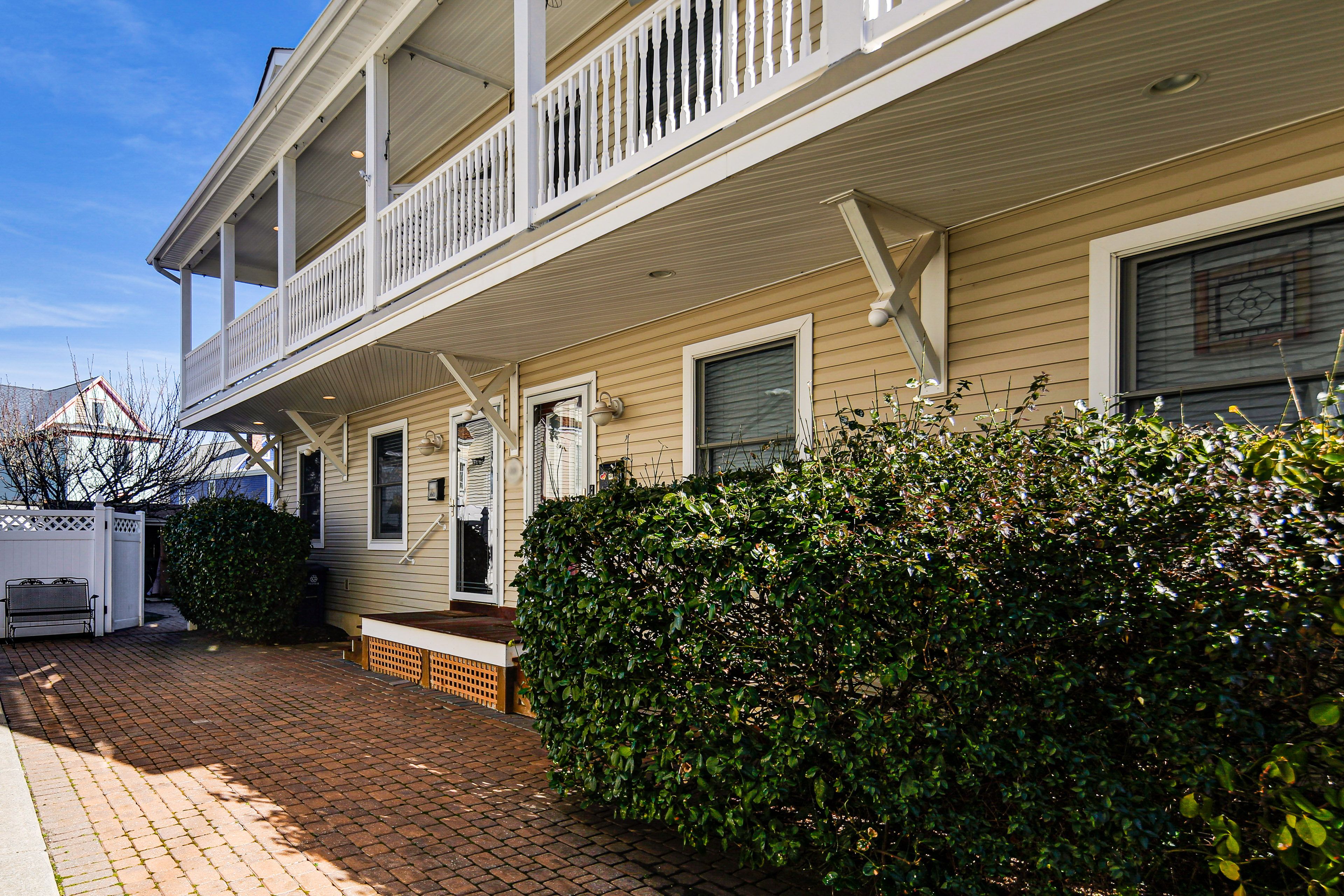 Parking | Shared Driveway (1 Vehicle) | Free Street Parking