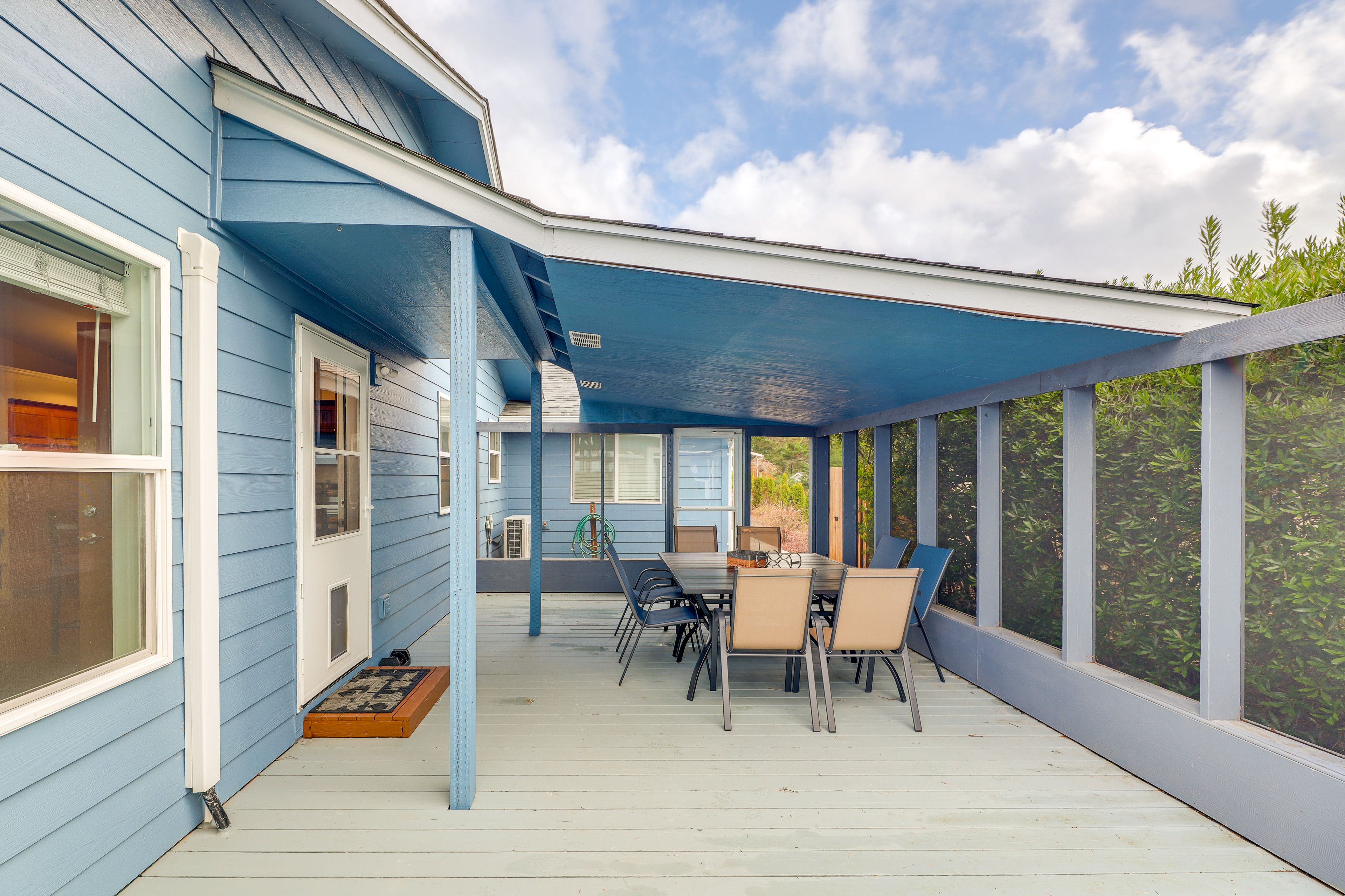 Covered Deck | Wind Protection | Gas Grill