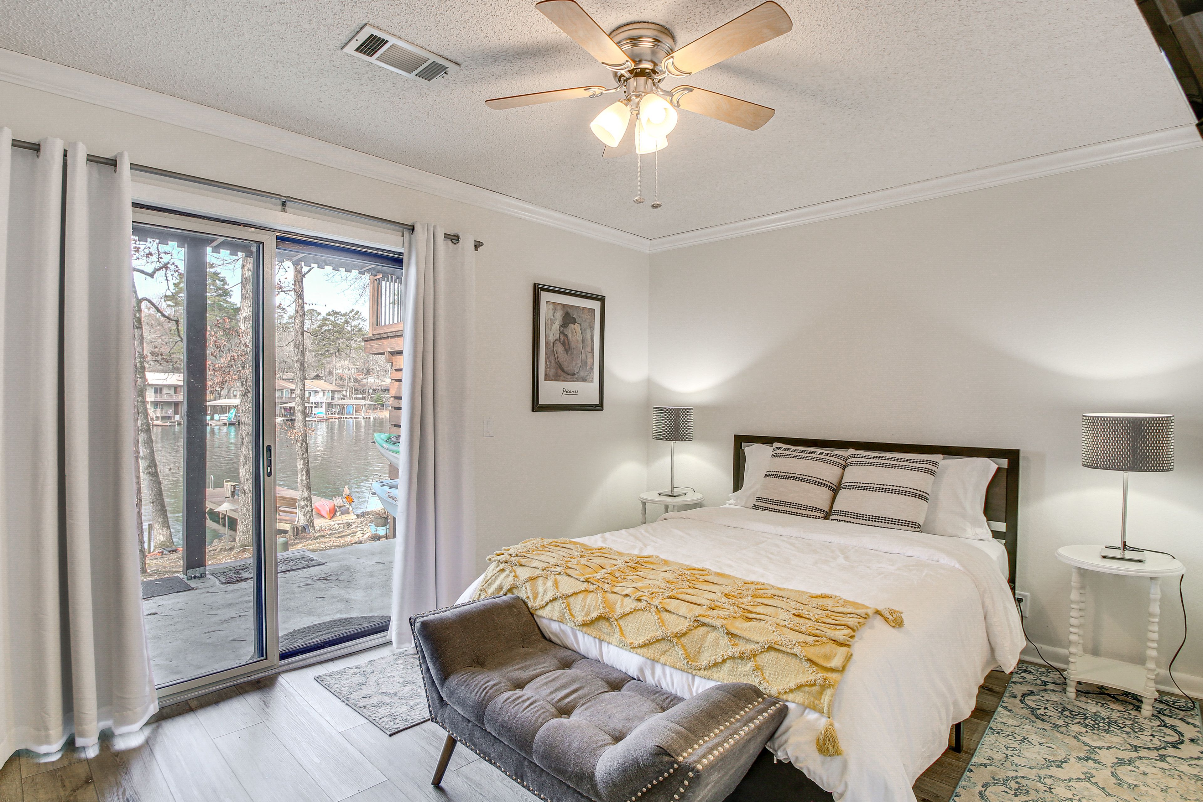 Bedroom | Queen Bed | Lower Level