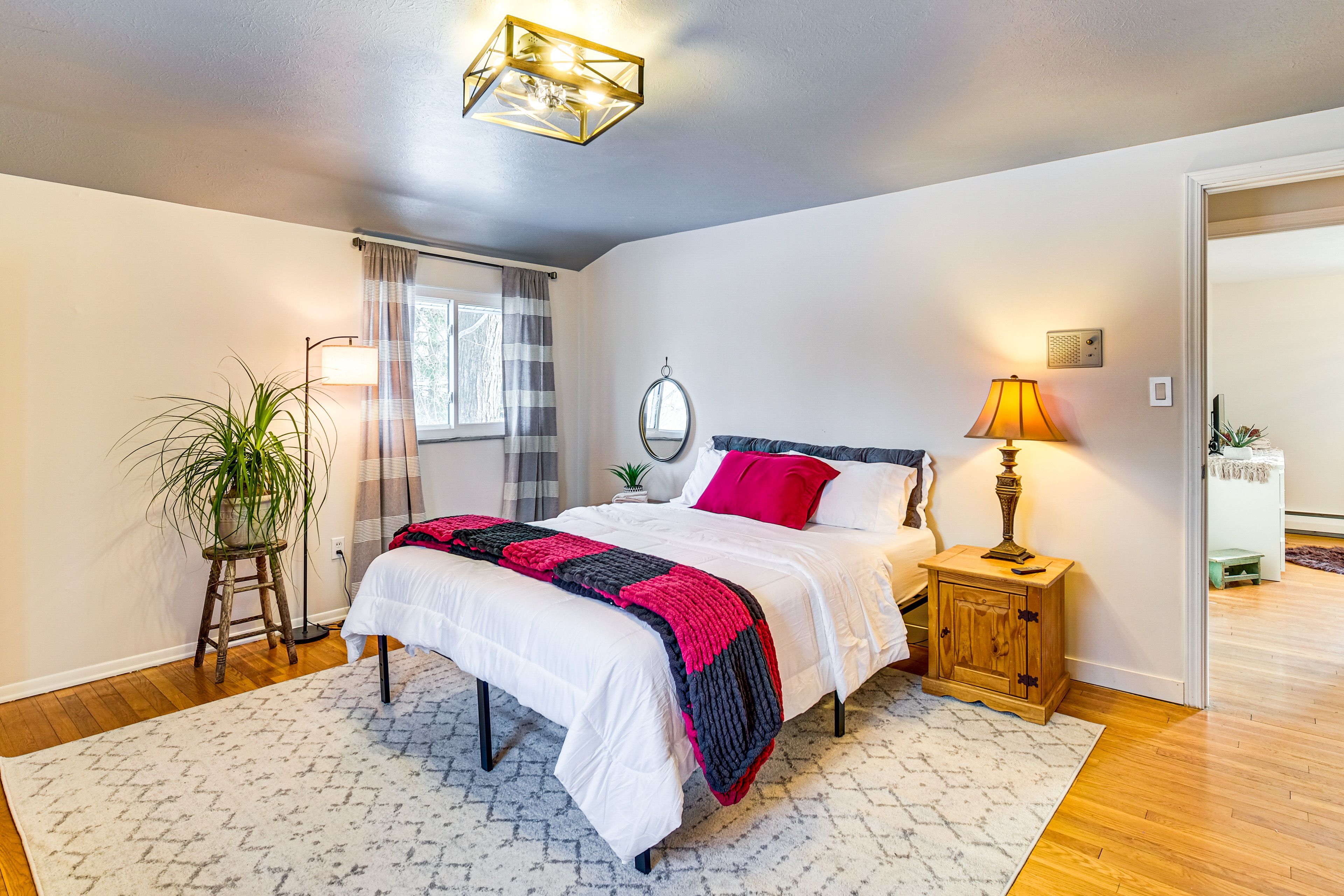 Bedroom 3 | Queen Bed | 2nd Floor