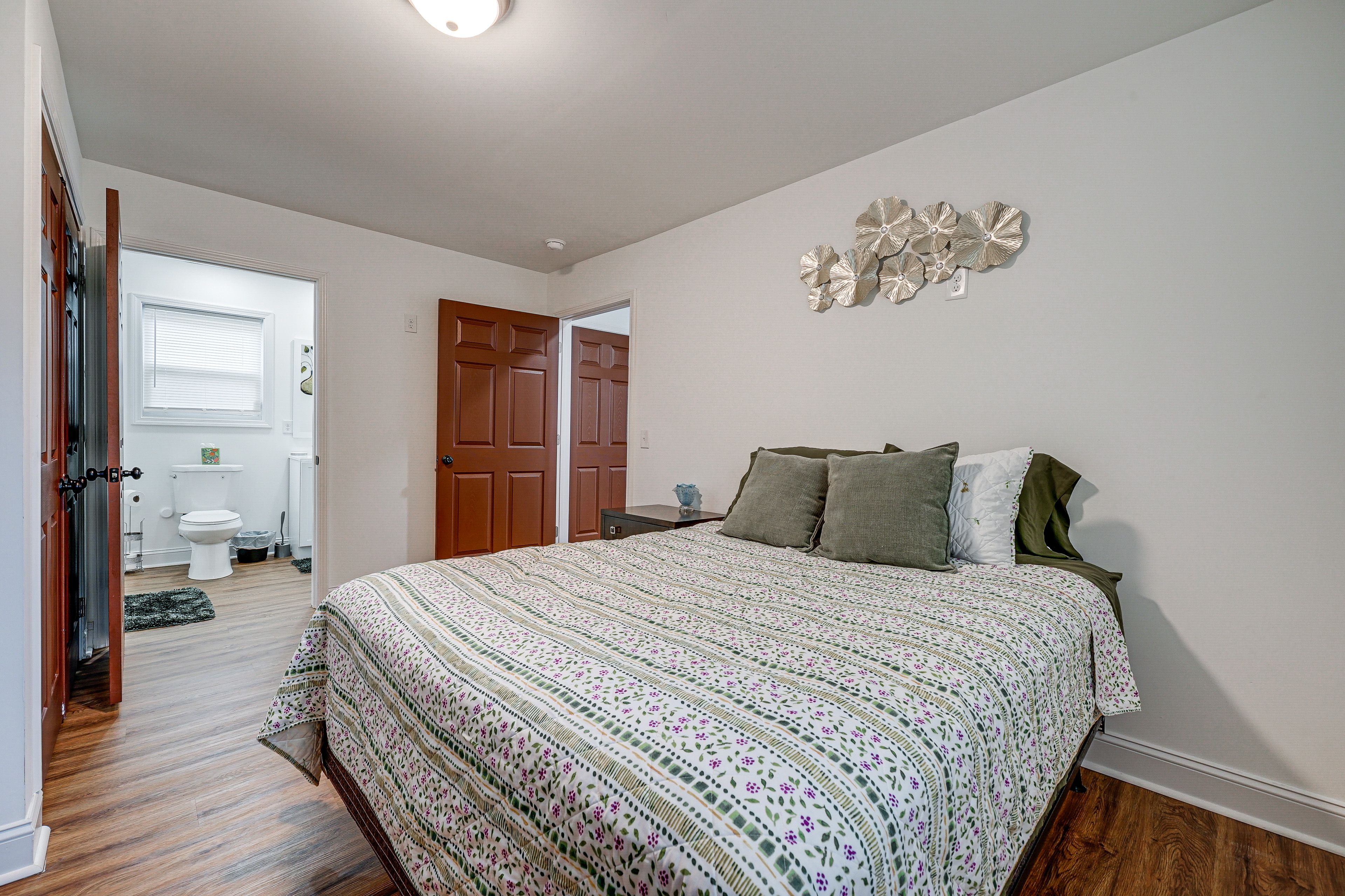 Bedroom 2 | Queen Bed | En-Suite Bathroom